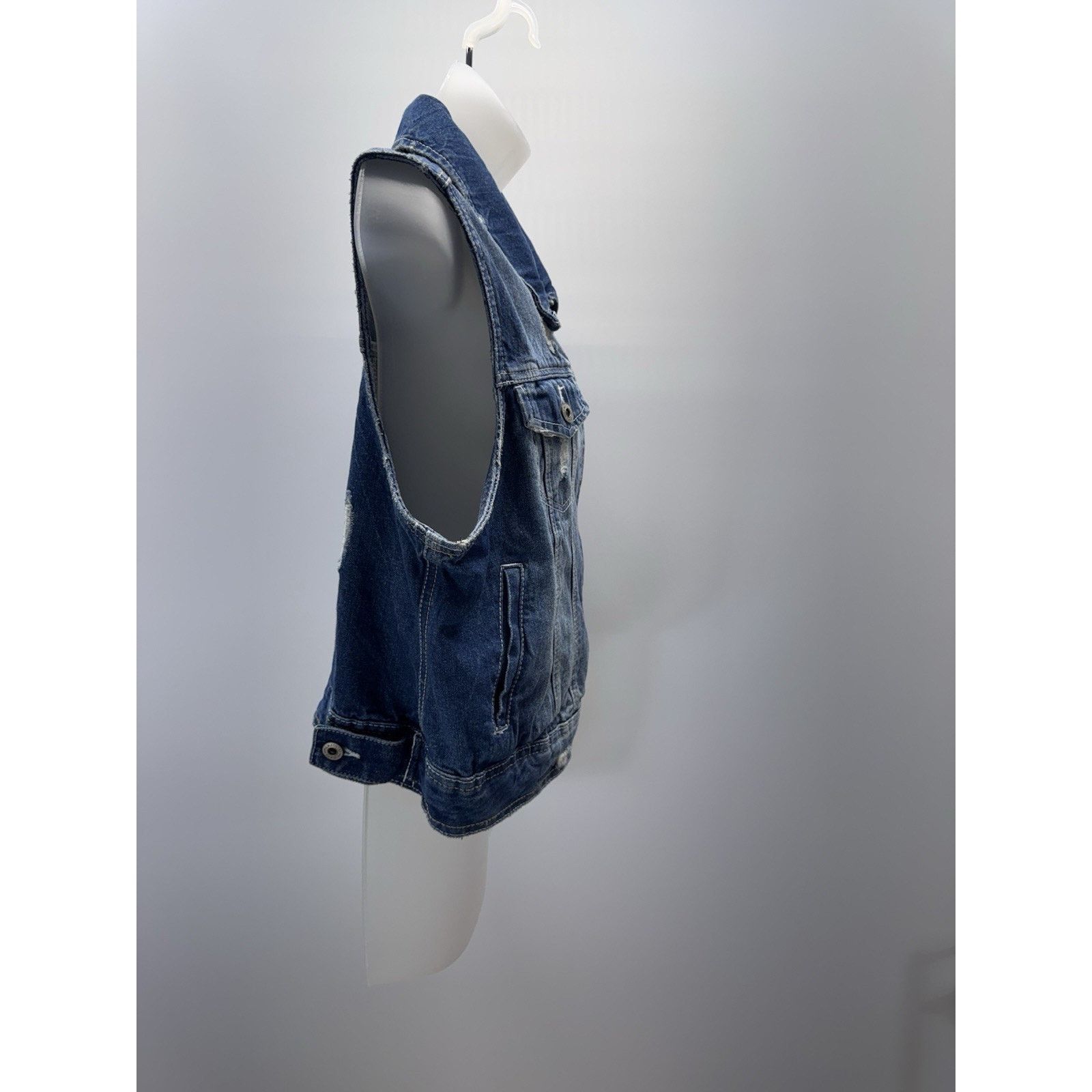 Other Amethyst Women’s Plus 1X Blue Denim Vest Distressed Size XL / US 12-14 / IT 48-50 - 4 Thumbnail