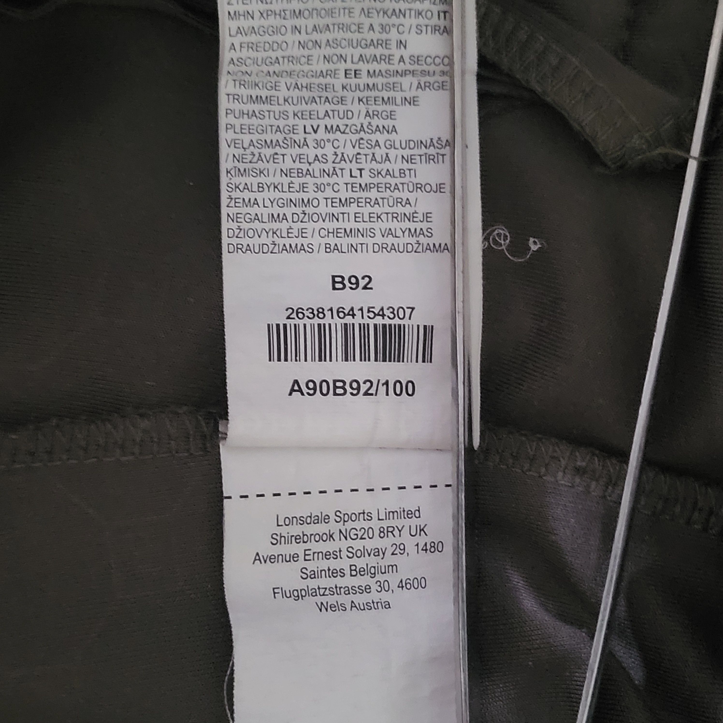 Lonsdale RARE Zip Up Vintage Lonsdale size L but fit XL Size US L / EU 52-54 / 3 - 9 Thumbnail