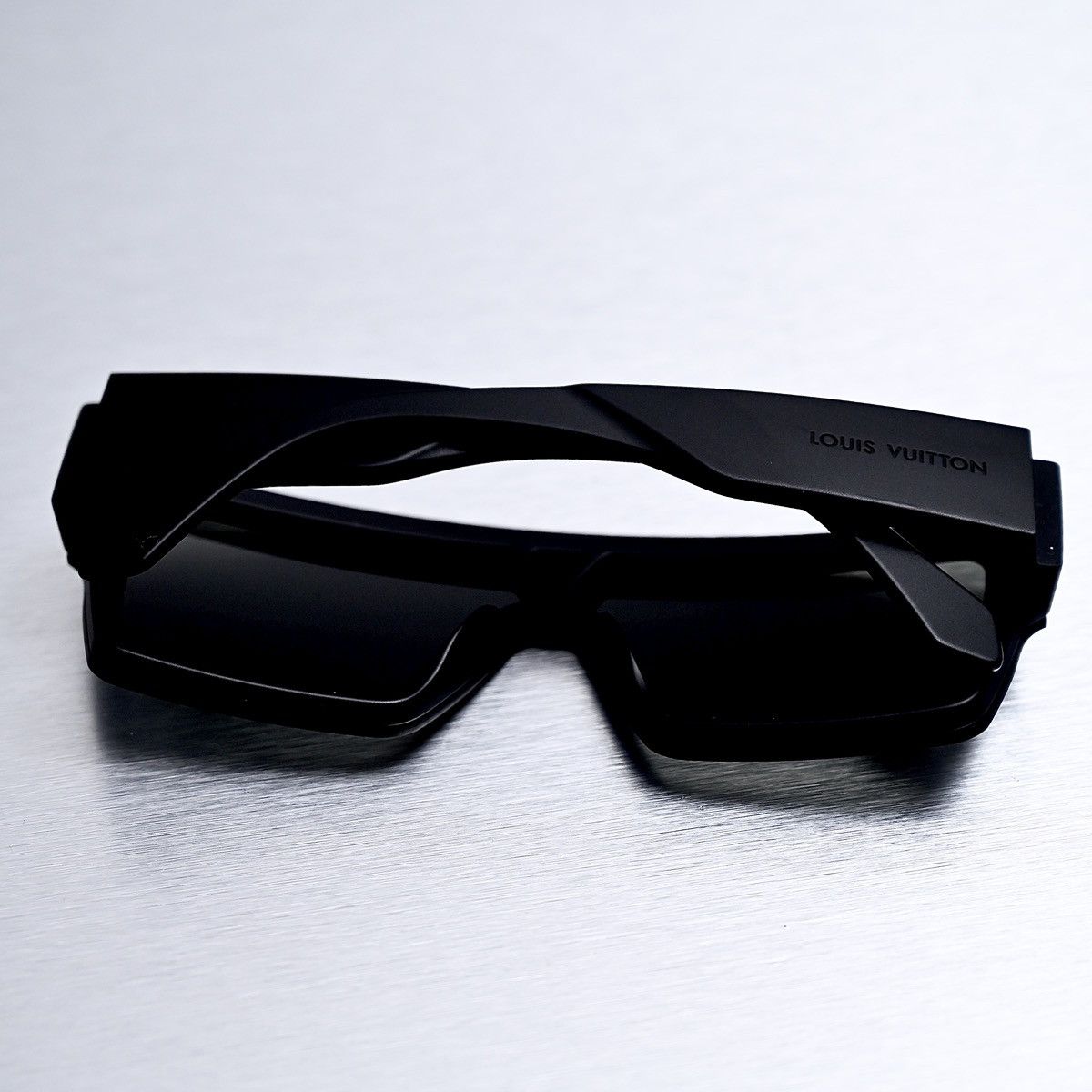 Louis Vuitton LOUIS VUITTON MONOGRAM BLACK SUNGLASSES Size ONE SIZE - 9 Thumbnail