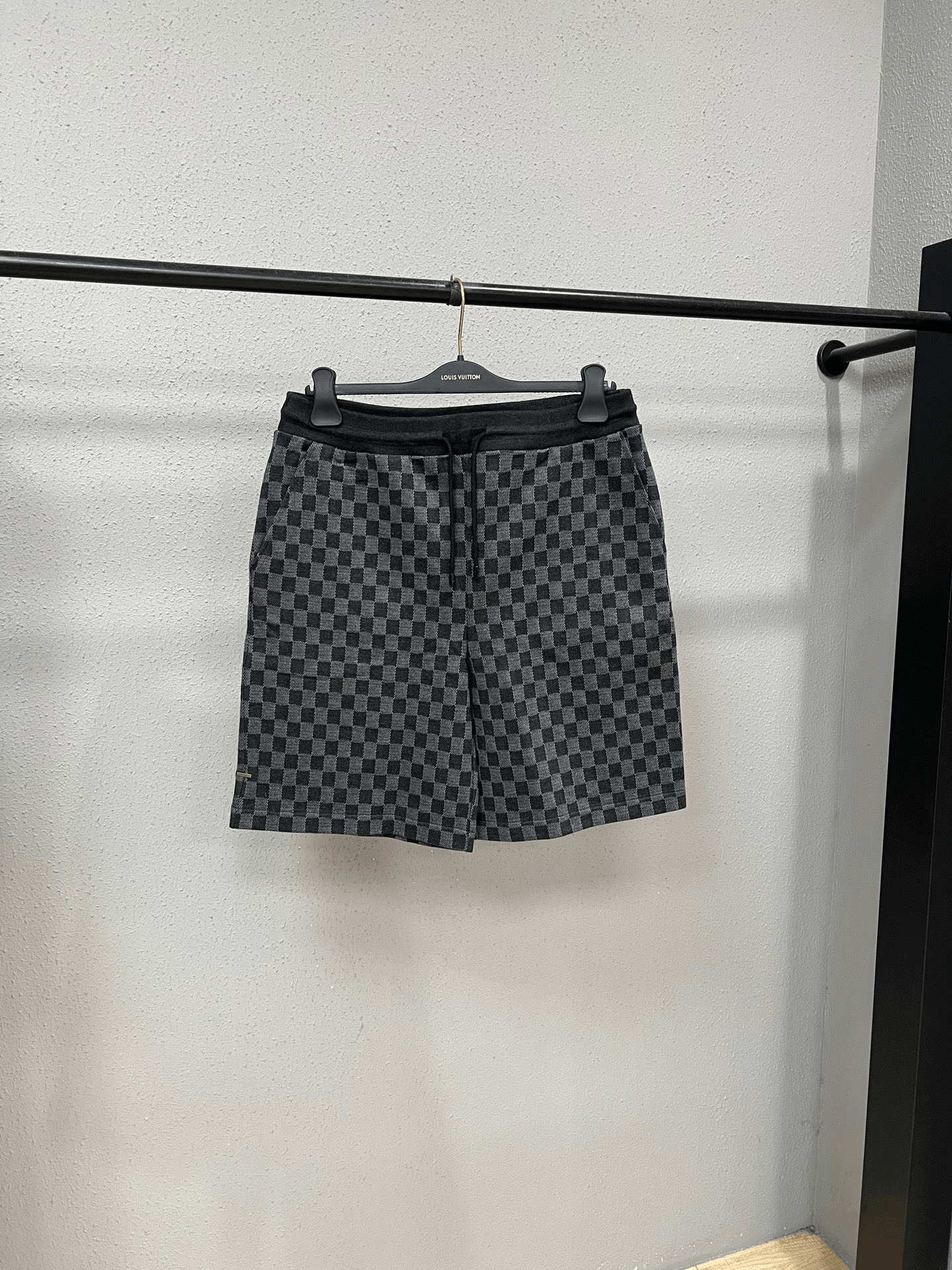 Louis Vuitton LV Checkered Shorts Size US 32 / EU 48 - 1 Thumbnail