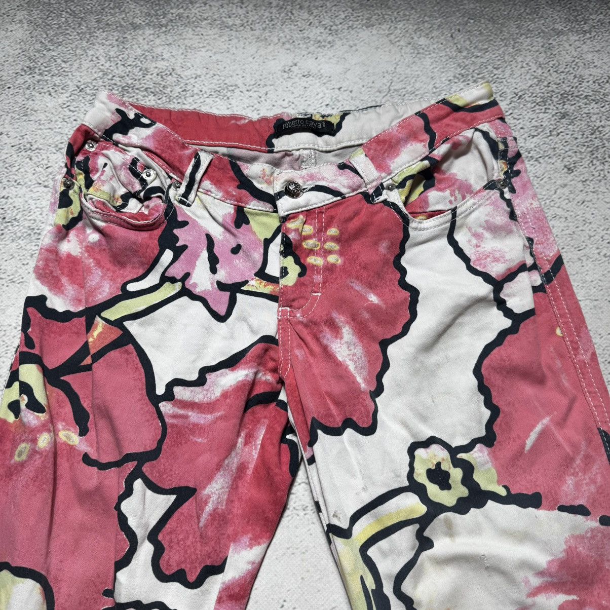 Roberto Cavalli 🔥rare🔥roberto cavalli flowers pants luxury flora print Size 27" / US 4 / IT 40 - 7 Thumbnail