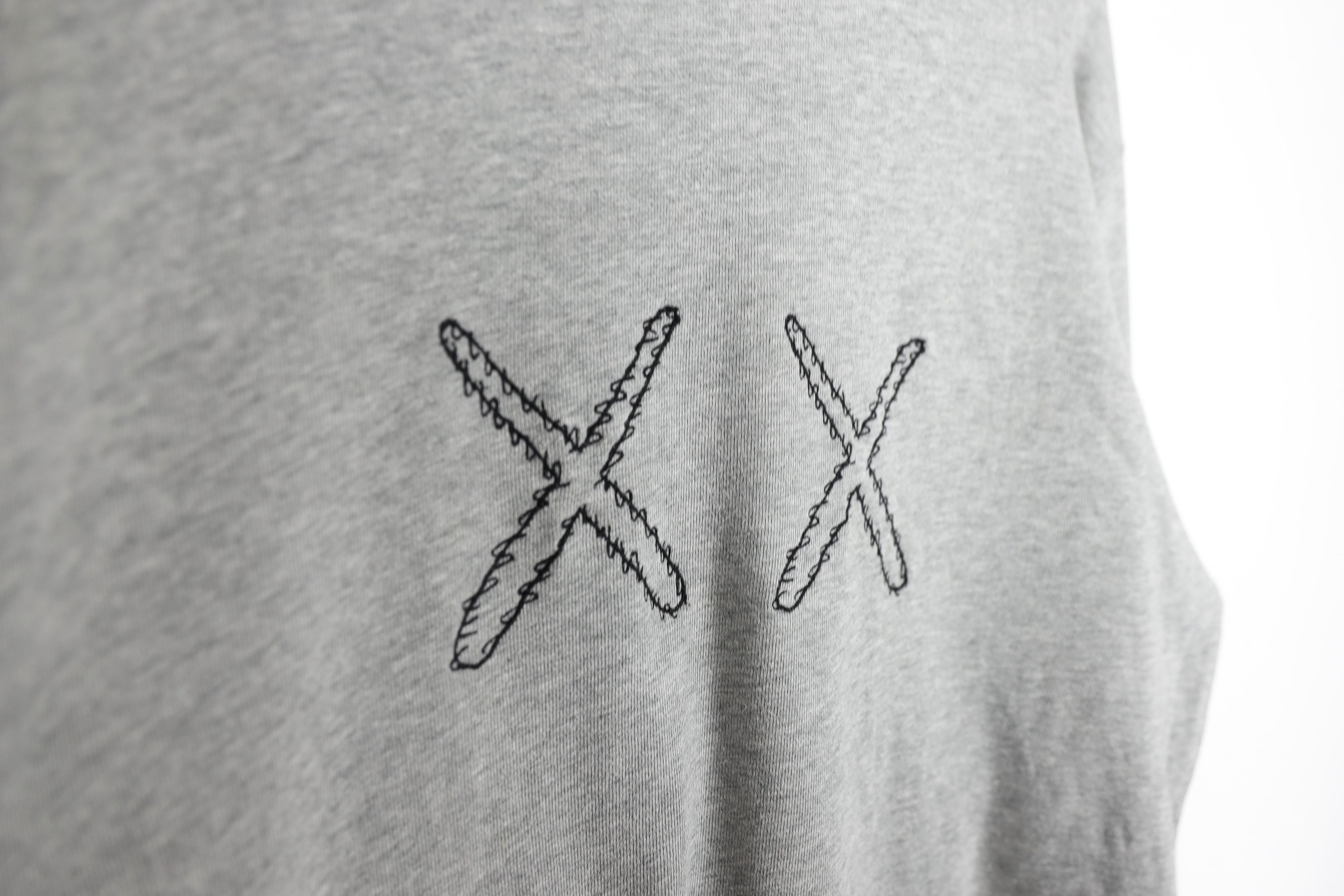 Kaws Kaws x Uniqlo Sesame Logo Sweatshirt Japan Size US M / EU 48-50 / 2 - 4 Thumbnail