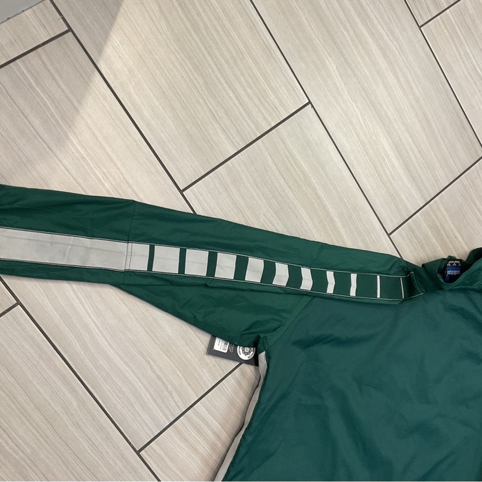 Adidas Vintage Adidas Green Windbreaker Jacket Size US L / EU 52-54 / 3 - 5 Thumbnail