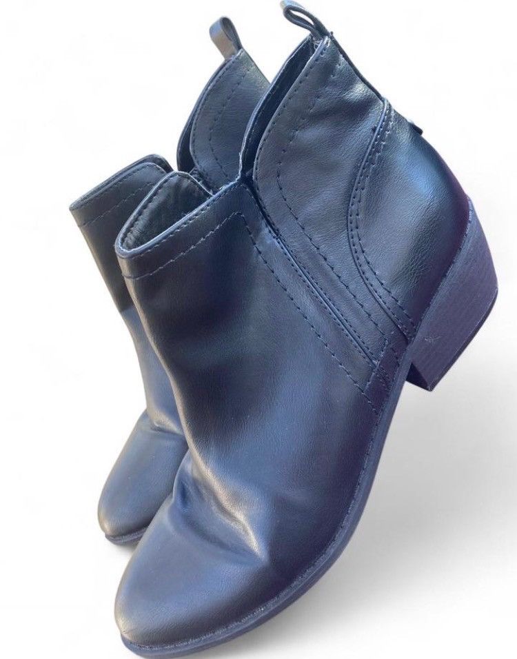Guess Guess Black Faux Leather Ankle Booties Side Zip Women’s 9 Size US 9 / IT 39 - 1 Thumbnail
