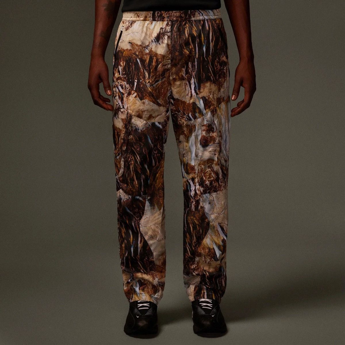 Drake × NOCTA × Nike NOCTA NIKE MOUNTAIN VIEW OPEN HEM PANT Size US 32 / EU 48 - 10 Thumbnail