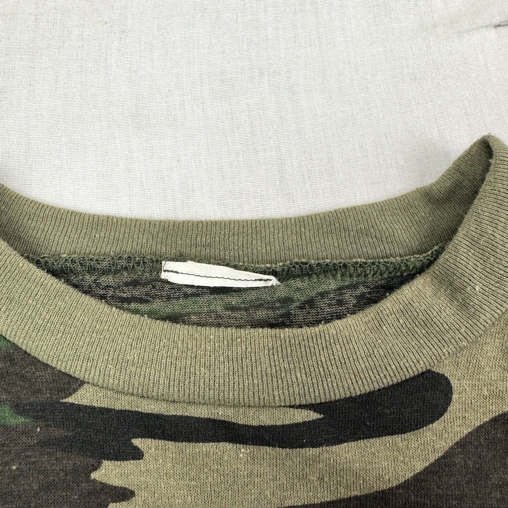 Vintage VINTAGE Camouflage T Shirt Men Adult Large Short Sleeve Crew Neck Hunting Outdoors Hipster 90s Y2K Size US L / EU 52-54 / 3 - 4 Thumbnail