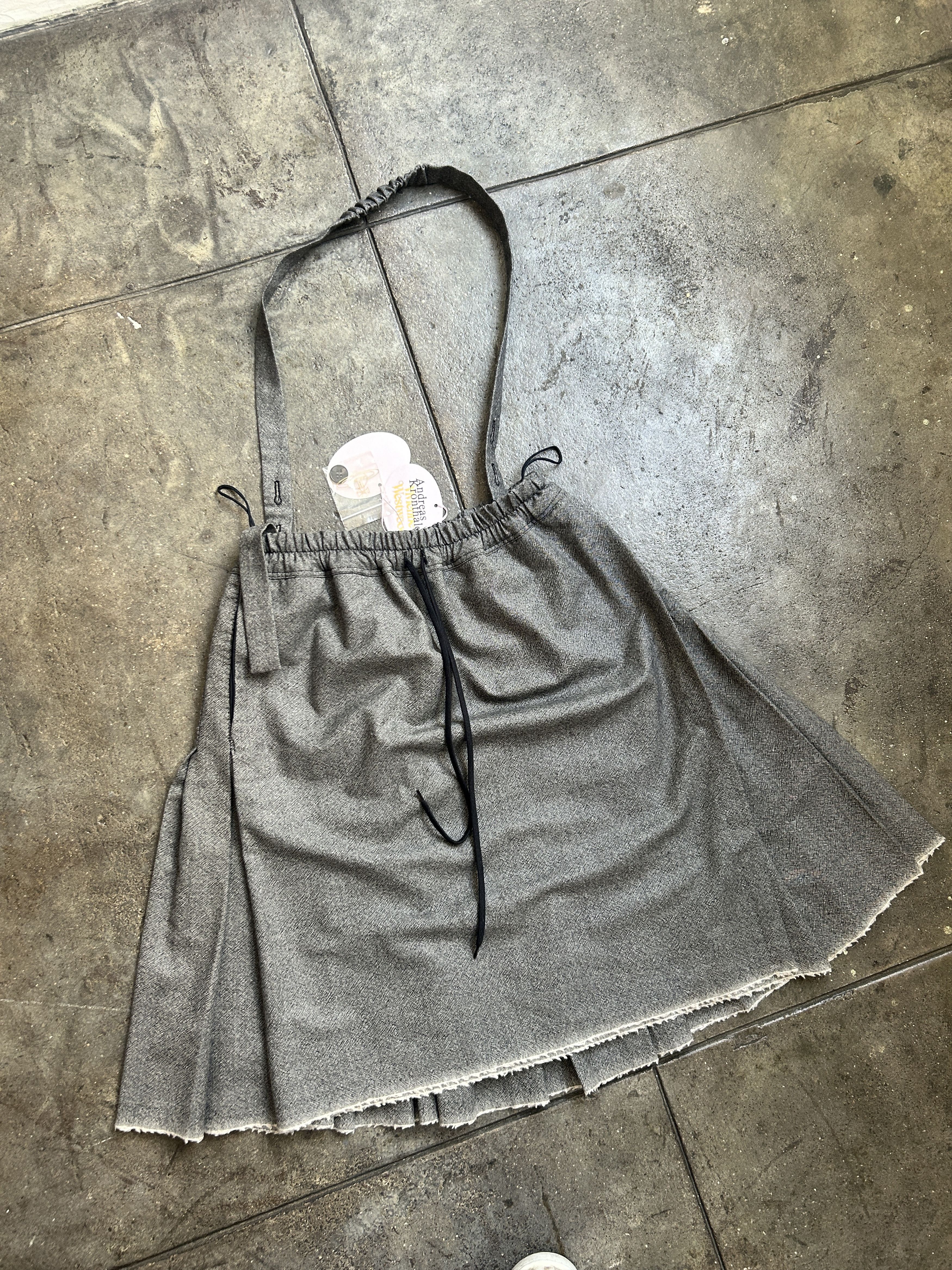 image of Vivienne Westwood New W/ Tags 2016 Unisex Adjustable Kilt W/ Removable Strap in Grey (Size 30)