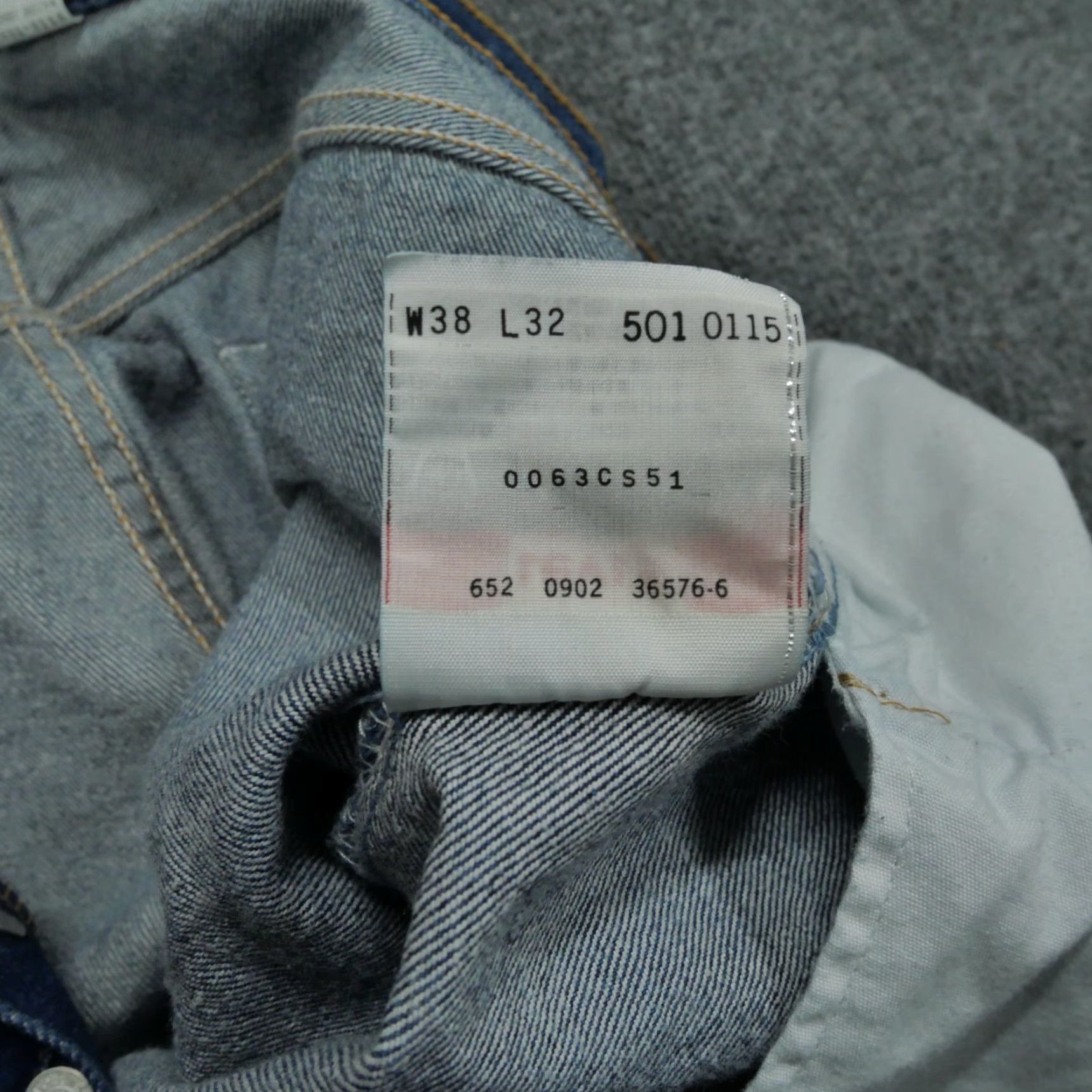 Levi's VINTAGE Levi's 501 Jeans Mens 38x32 Blue Button Fly Pants Y2K Size US 34 / EU 50 - 6 Thumbnail