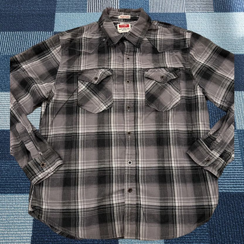 Wrangler WRANGLER Shirt Plaid Long Sleeve Slim Button-Up Men's Large Black Gray Flannel Casual Workwear Size US L / EU 52-54 / 3 - 1 Thumbnail