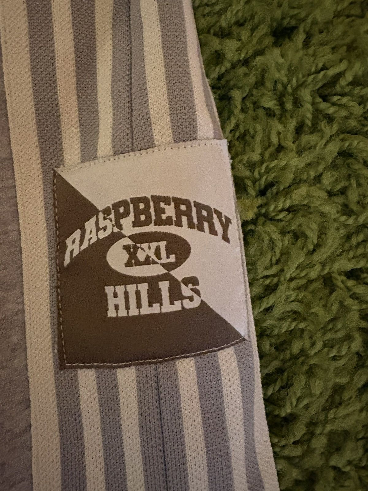 The GV Gallery Lil leon raspberry hills gray comfy sweatpants Size US 32 / EU 48 - 4 Thumbnail