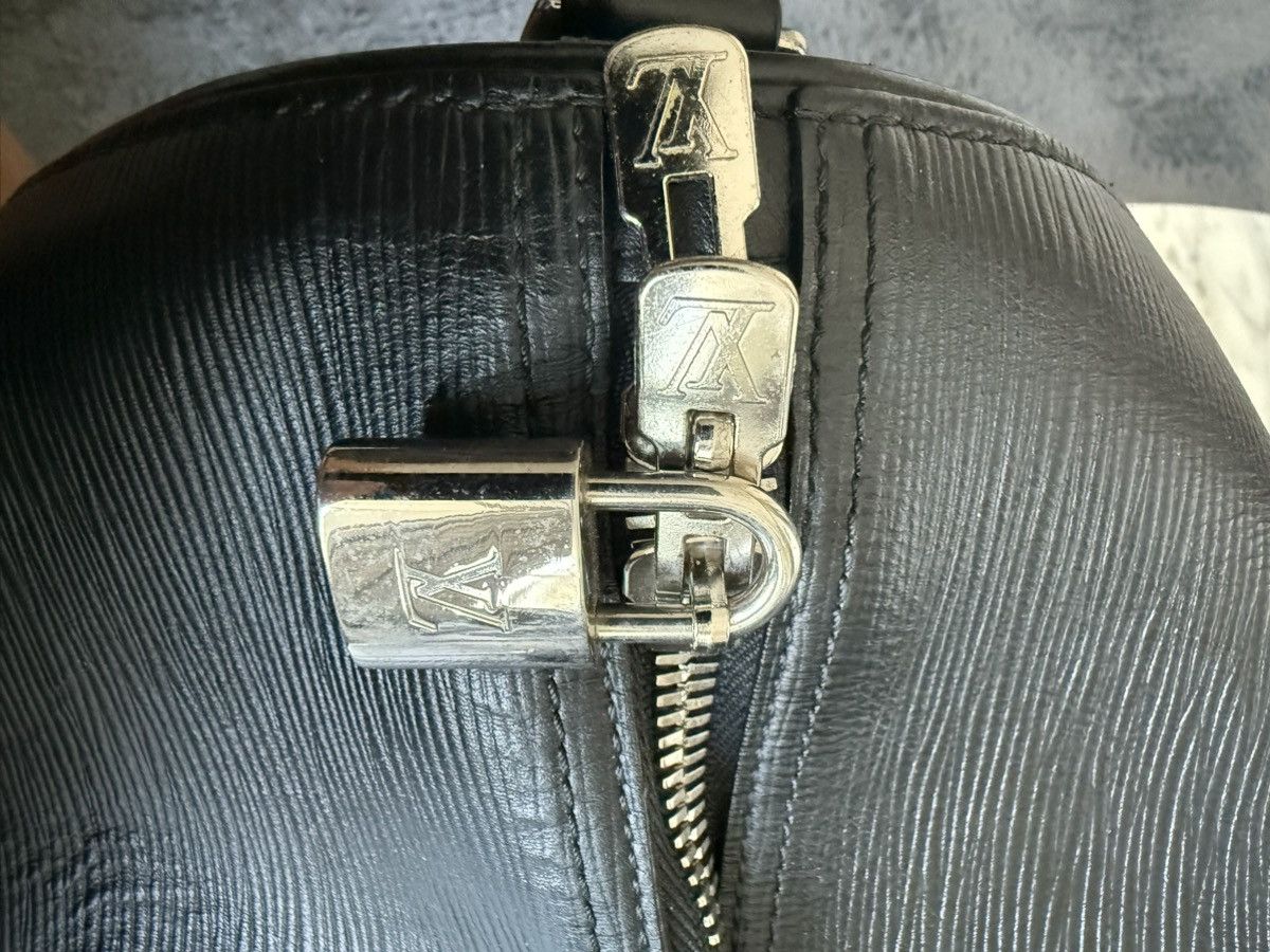 Louis Vuitton Louis Vuitton x Supreme Keepall 55 – Black Epi Leather Size ONE SIZE - 11 Thumbnail