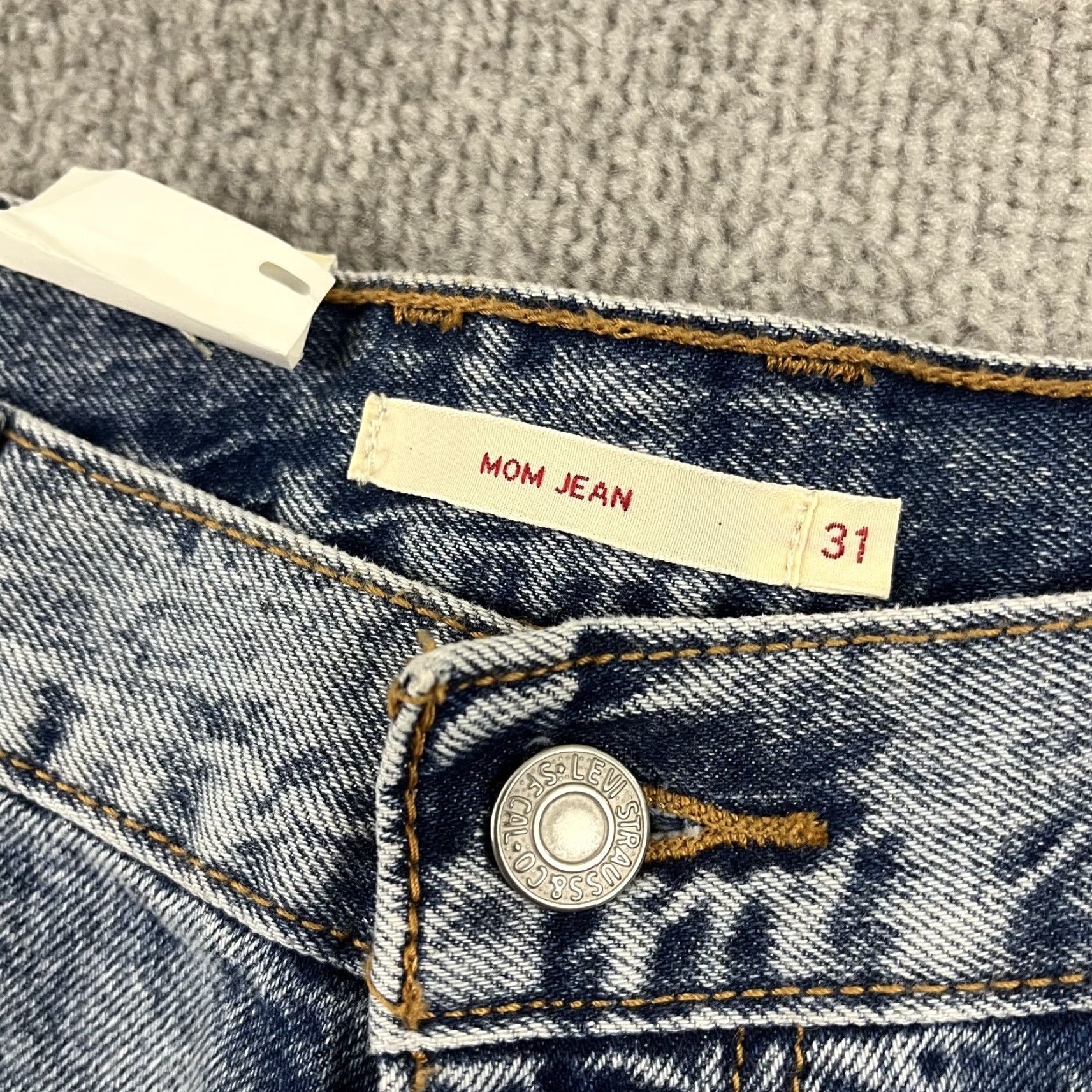 Levi's VINTAGE Levis Mom Jeans Womens 31 High Rise Relaxed Taper Acid Wash Denim NEW Size 24" / US 00 / IT 34 - 4 Thumbnail