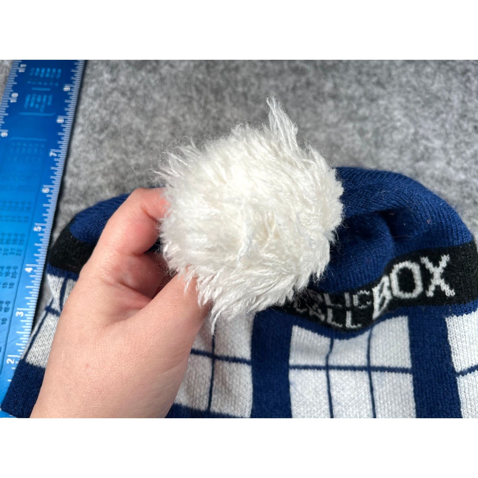 Vintage Doctor Who Hat Adult One Size Blue Pom Acrylic Size ONE SIZE - 3 Thumbnail