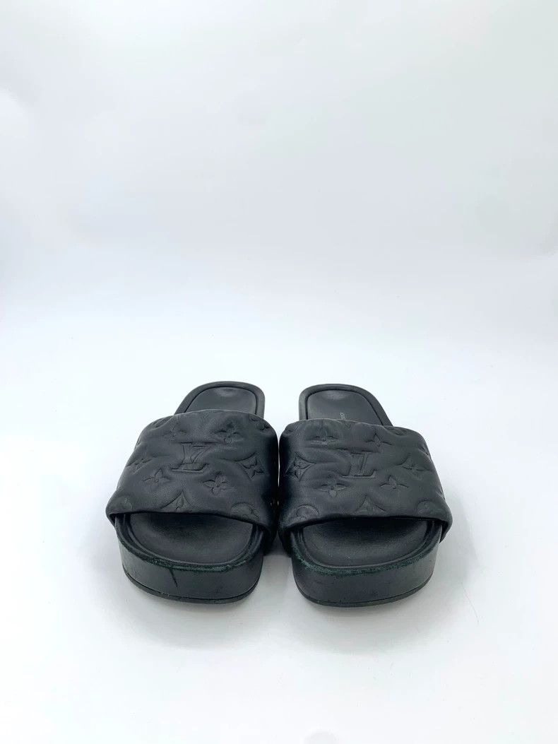 Louis Vuitton Louis Vuitton Black logo presbyopic leather slippers Size US 6.5 / IT 36.5 - 3 Thumbnail