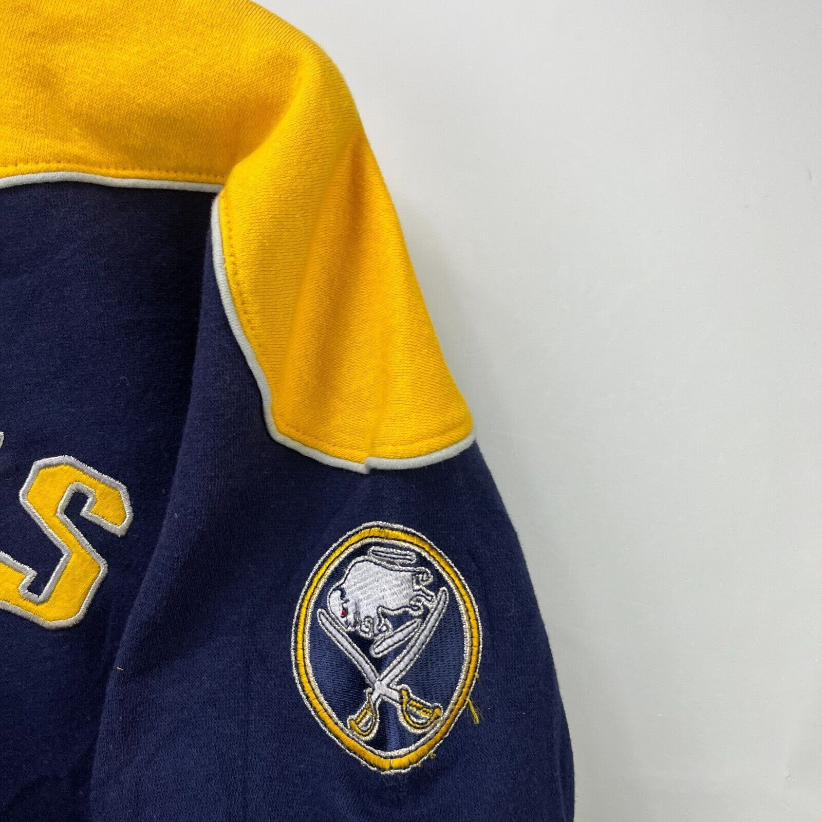 NHL × Vintage Vintage Y2K Buffalo Sabres Zip Up Hoodie Patch 10/12 Youth Size US M / EU 48-50 / 2 - 3 Thumbnail