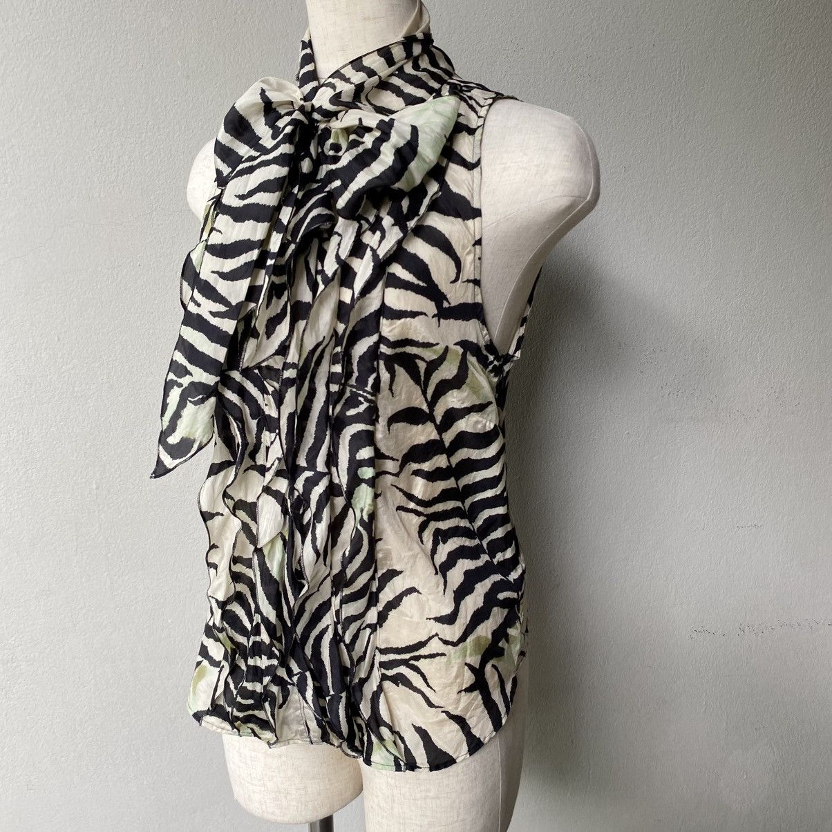 Max Mara MaxMara Zebra Print Sleeveless Bow Blouse Size M / US 6-8 / IT 42-44 - 12 Thumbnail