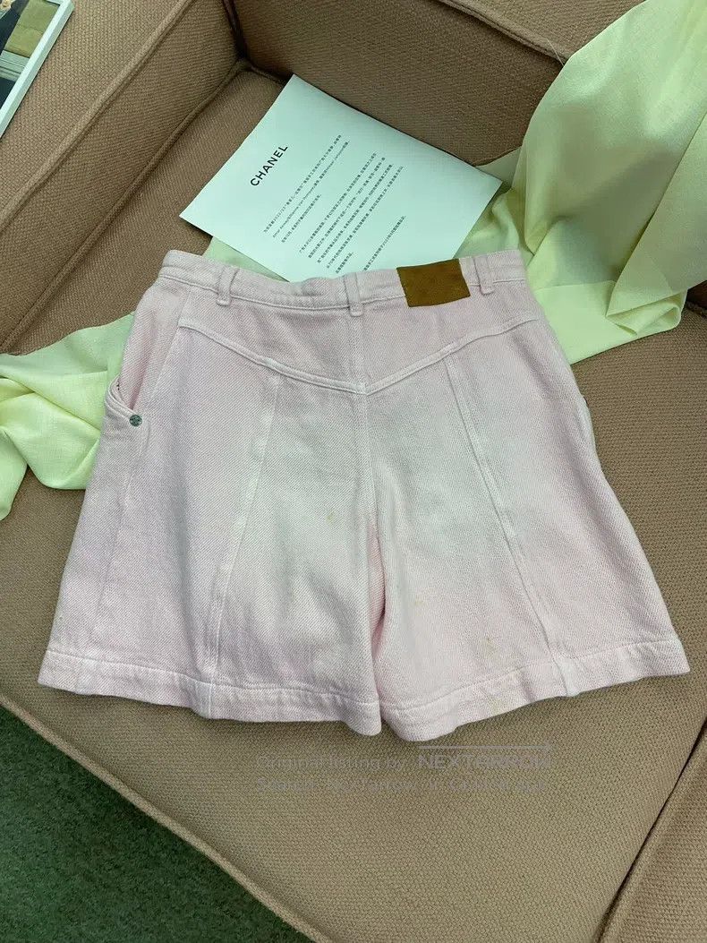 Chanel Chanel Pink high-waisted double c-button old denim shorts Size 25" / US 0 / IT 36 - 2 Thumbnail