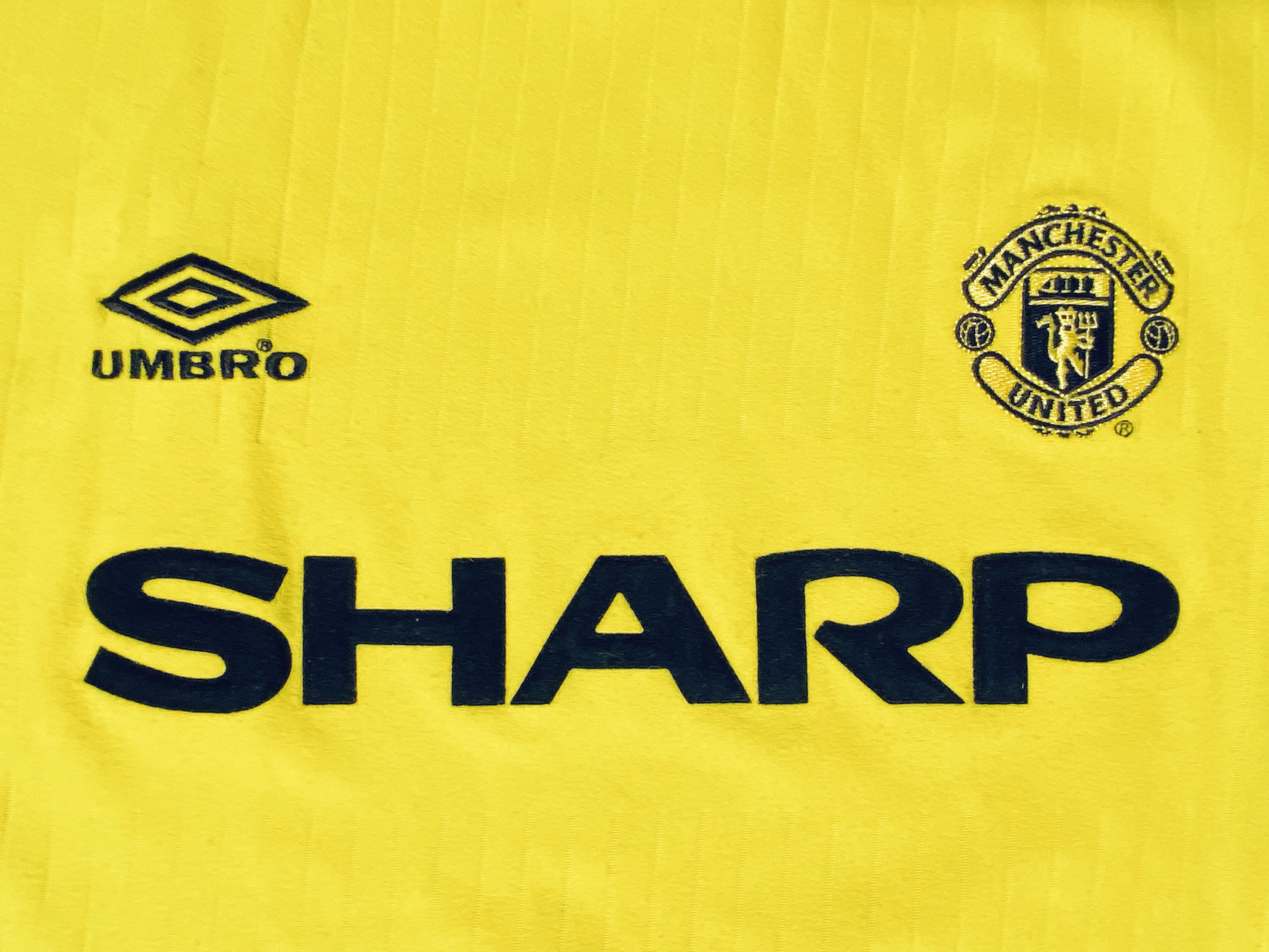 Umbro Manchester United Goalkeeper Home Jersey Shirt 1999 - 2000 Size US M / EU 48-50 / 2 - 7 Thumbnail