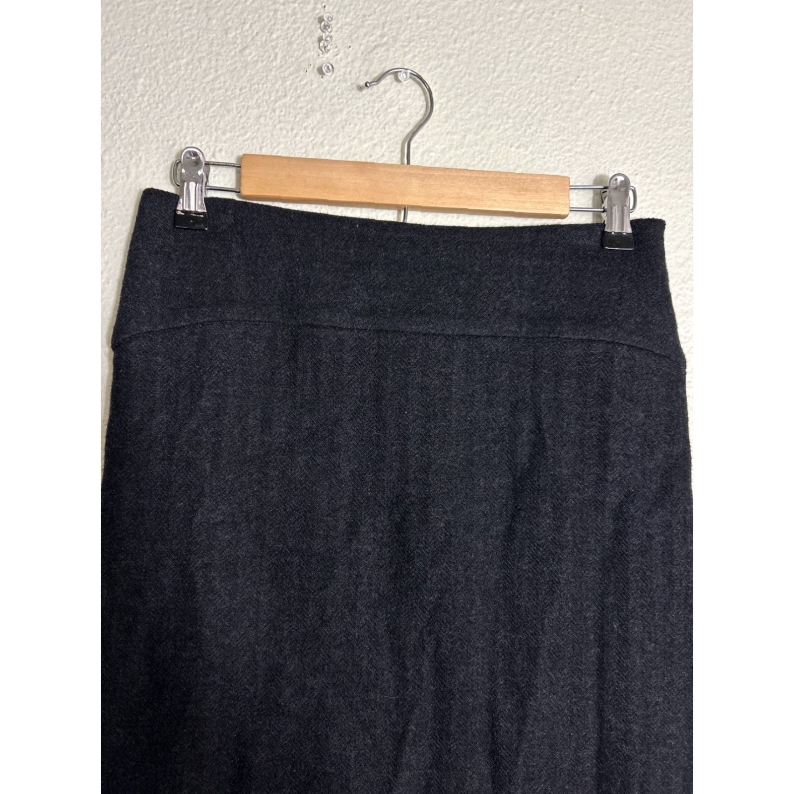 Banana Republic BANANA REPUBLIC Women's Herringbone Pencil Skirt 100% Wool Size 6 Dark Gray Size 28" / US 6 / IT 42 - 3 Thumbnail