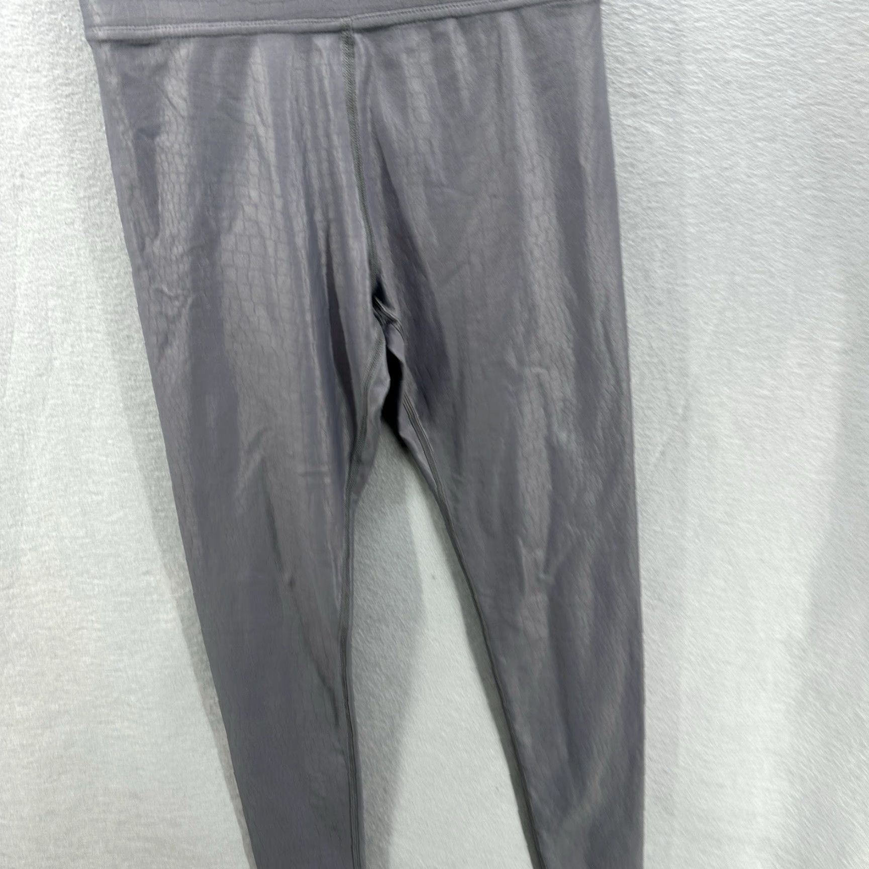 Vintage Carbon38 Womens XS Gray Faux Leather Leggings Shiny Reptile Takara Shine Athleisure Yoga Luxury Size 26" / US 2 / IT 38 - 4 Thumbnail