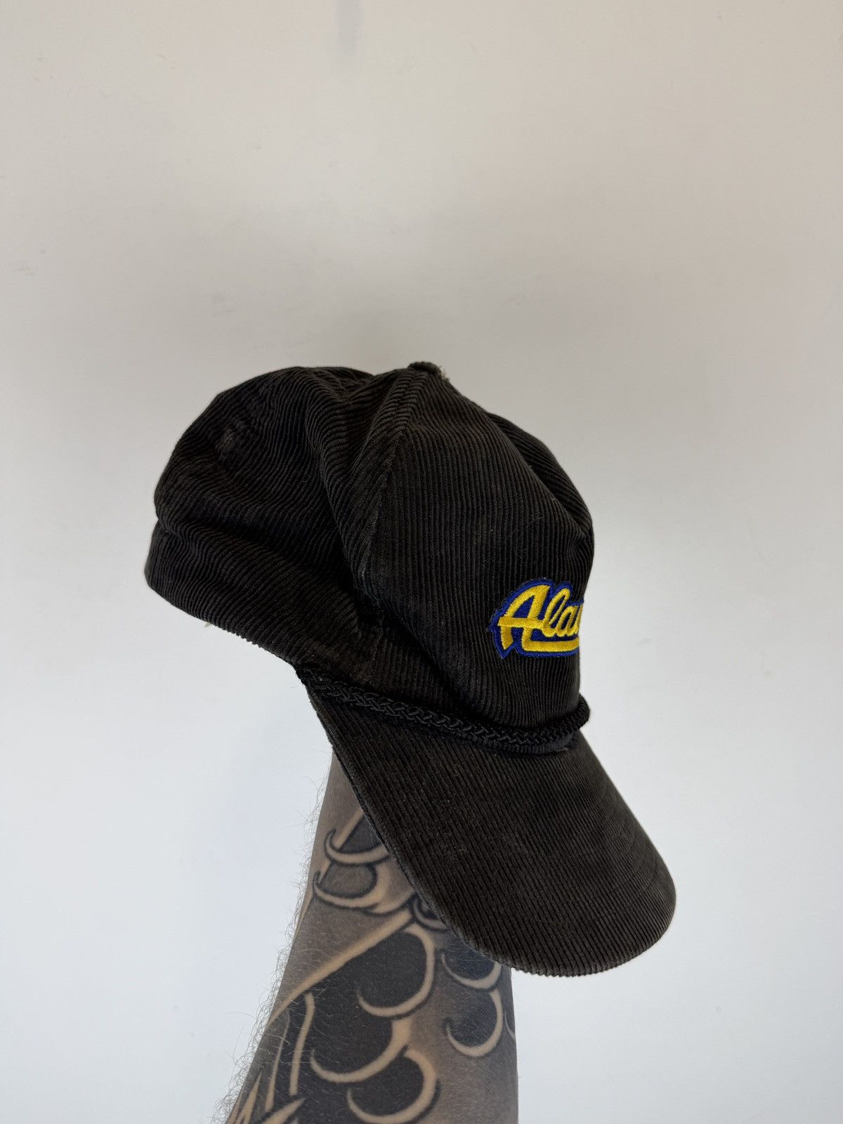 Vintage Vintage Alaska Corduroy Cap Snapback Hat Black OS Size ONE SIZE - 3 Thumbnail
