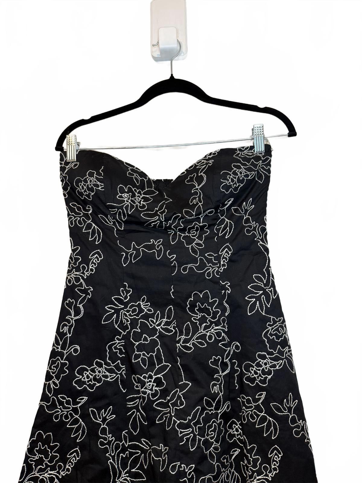 Designer Elegant Strapless Black and White Floral Dress Size S / US 4 / IT 40 - 4 Thumbnail