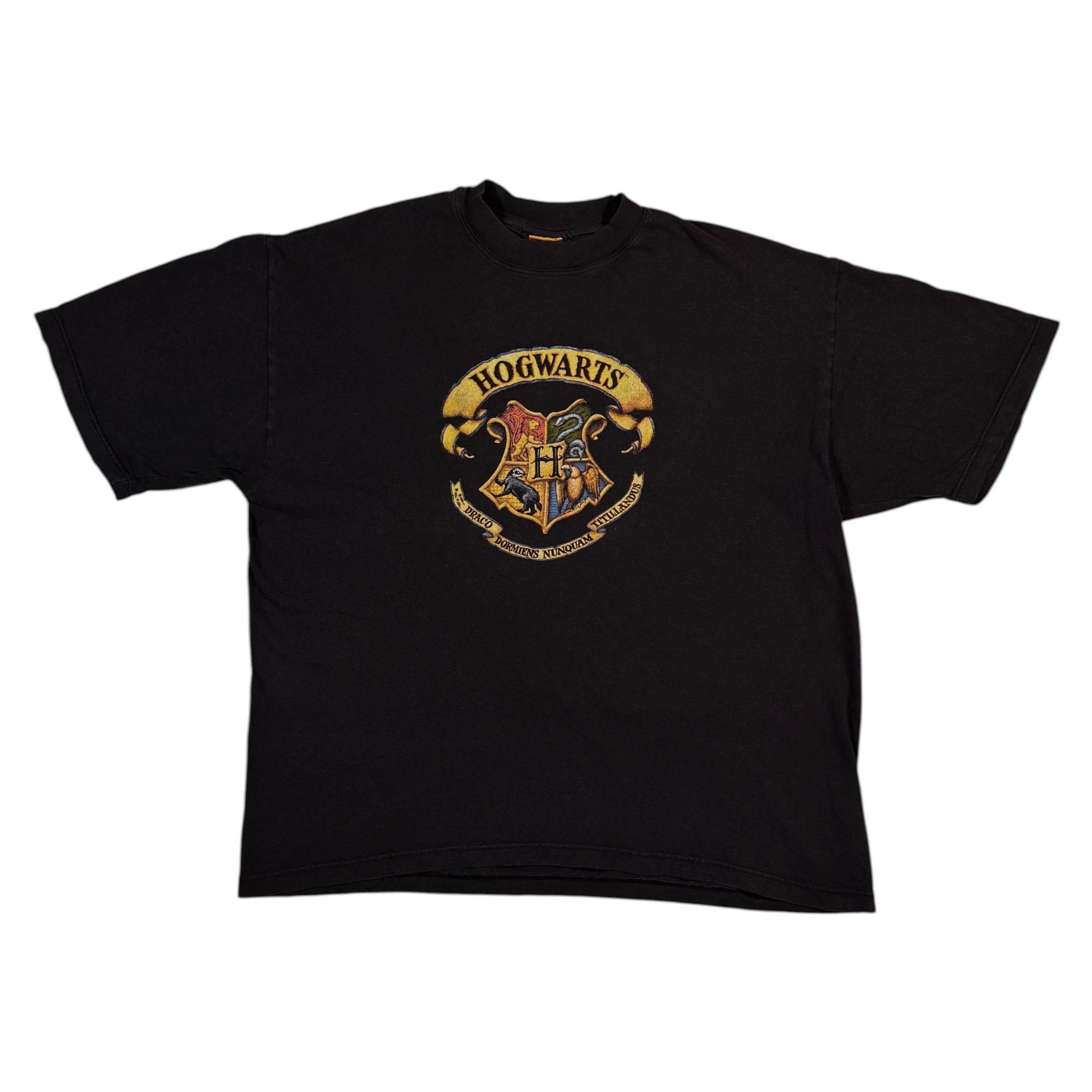 Warner Bros Vintage 2001 Hogwarts Harry Potter Official T-shirt Size US XL / EU 56 / 4 - 1 Thumbnail