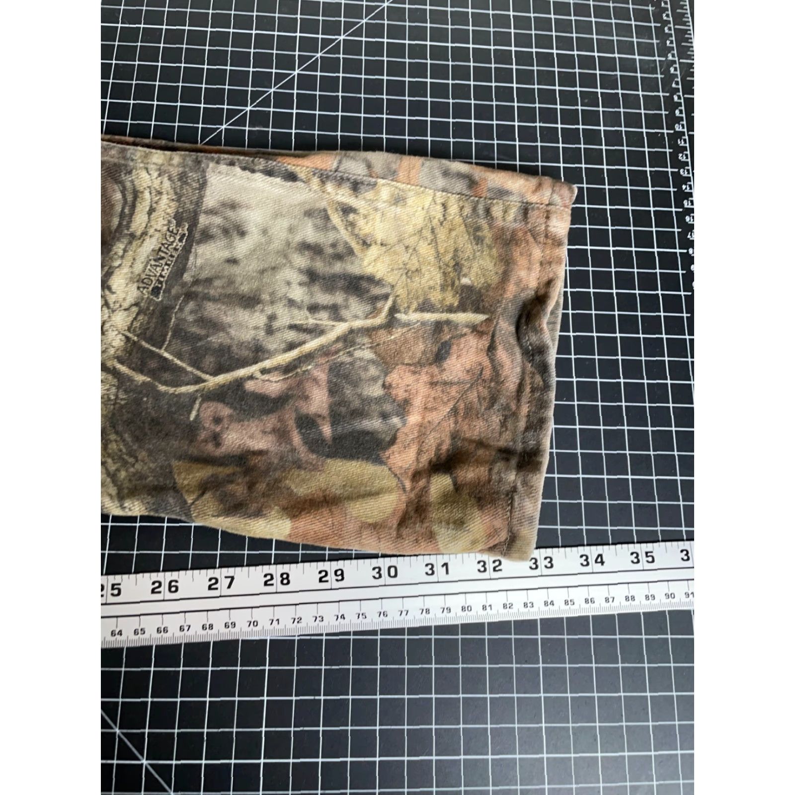 Wrangler VINTAGE Wrangler Rugged Wear Camouflage Jeans Men 36 Inseam 32 5/8 Size 36/34 Green Camouflage Denim 5-Pocket Tapered Regular Rise Mid 1990s Mens Size US 36 / EU 52 - 6 Thumbnail