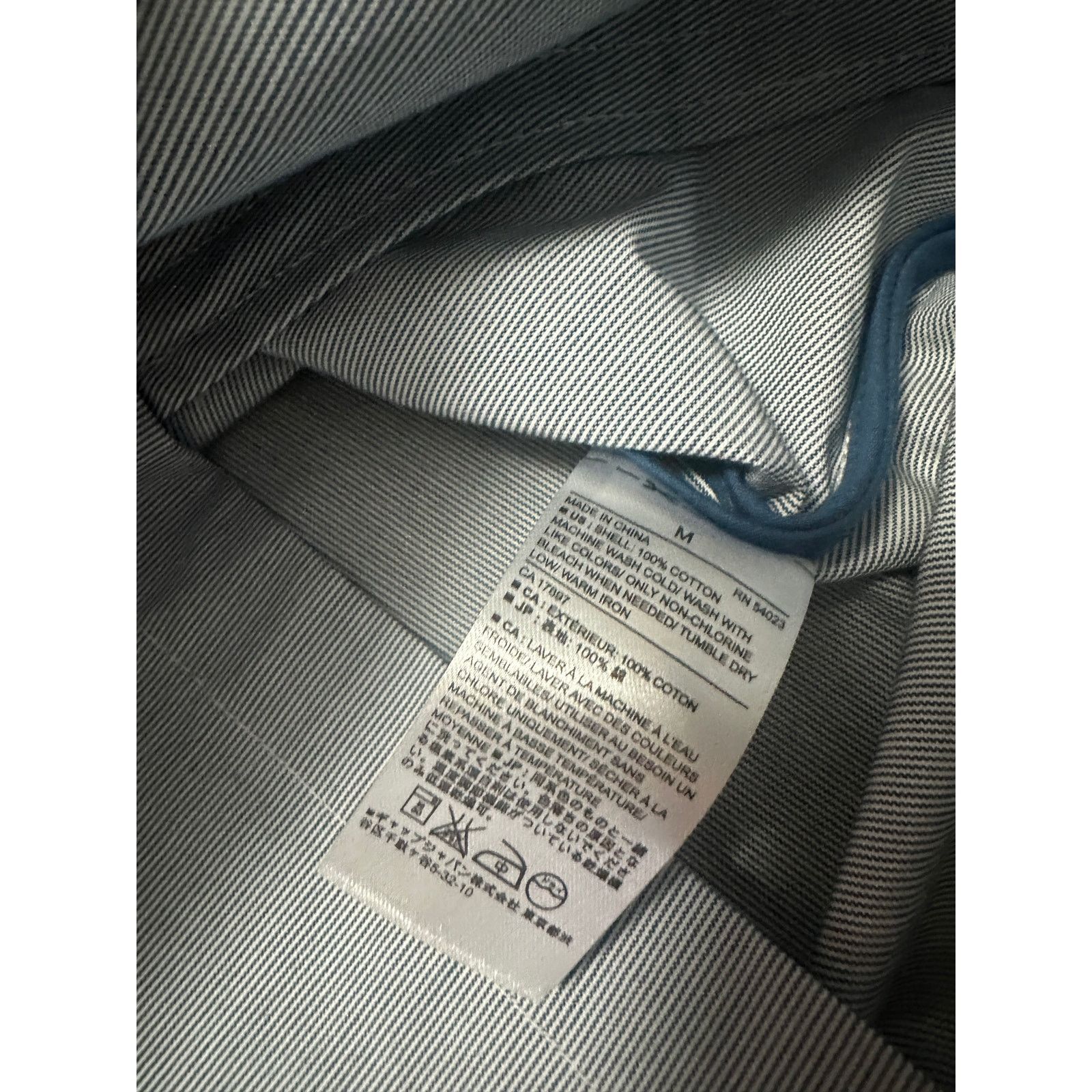 Banana Republic Banana Republic blue seersucker light jacket size M Size US M / EU 48-50 / 2 - 5 Thumbnail