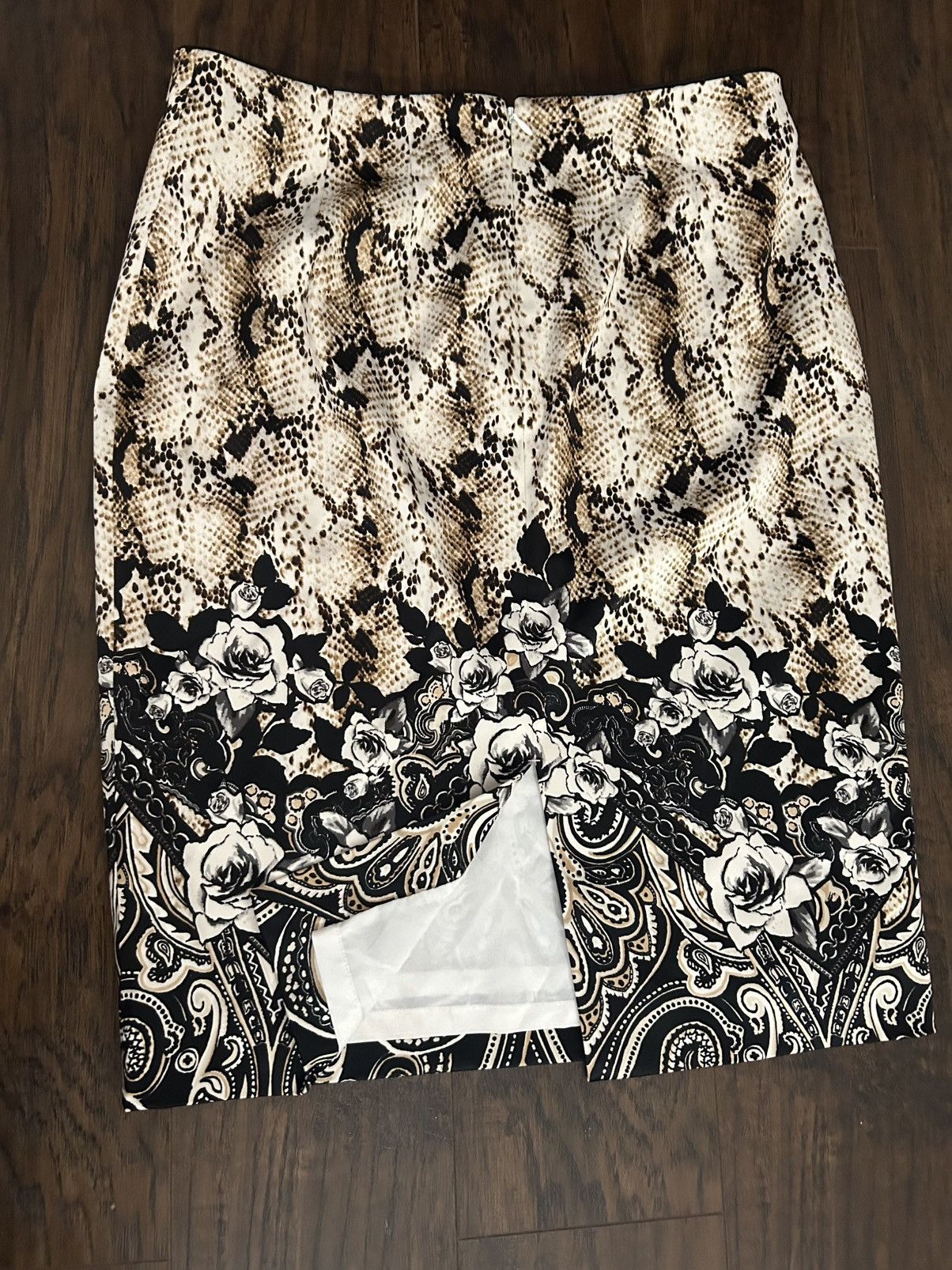 White House Black Market White House Black Market Floral Skirt Size 30" / US 8 / IT 44 - 4 Thumbnail