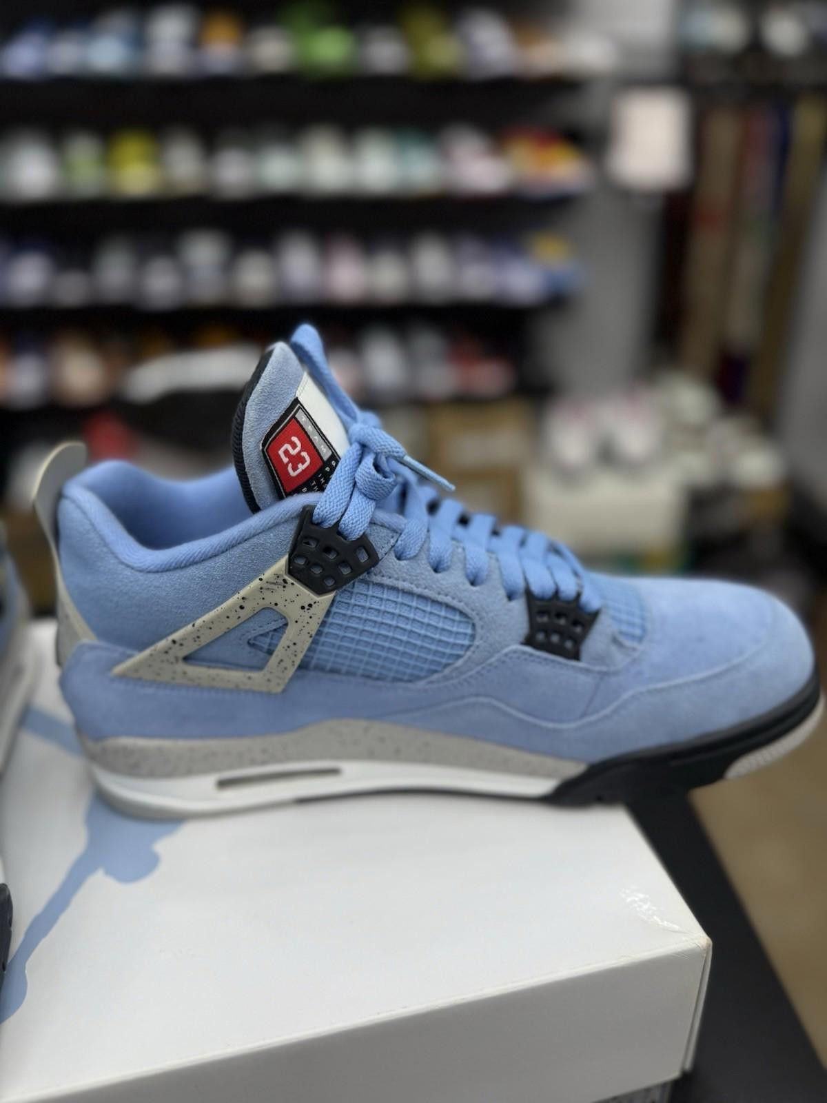 Jordan Brand Size 10.5 - Air Jordan 4 Retro University Blue/Black UNC Size US 10.5 / EU 43-44 - 6 Thumbnail