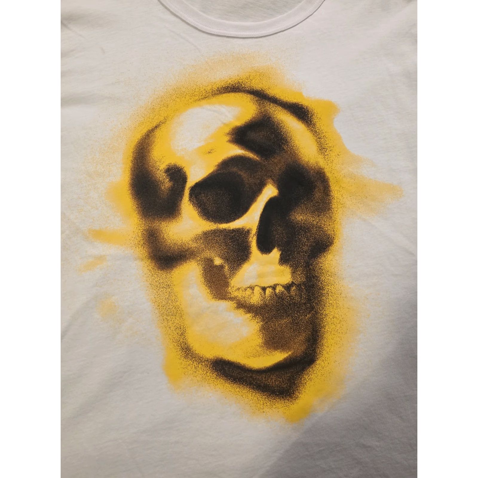 Alexander McQueen Alexander McQueen Spray Paint Stencil Skull T Shirt White Men's XL Size US XL / EU 56 / 4 - 2 Thumbnail