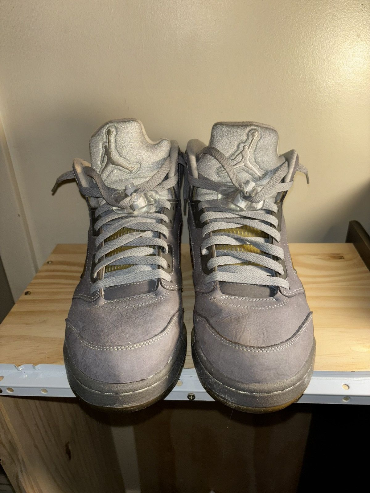 Jordan Brand Jordan 5 Wolf Grey Size US 9.5 / EU 42-43 - 2 Thumbnail