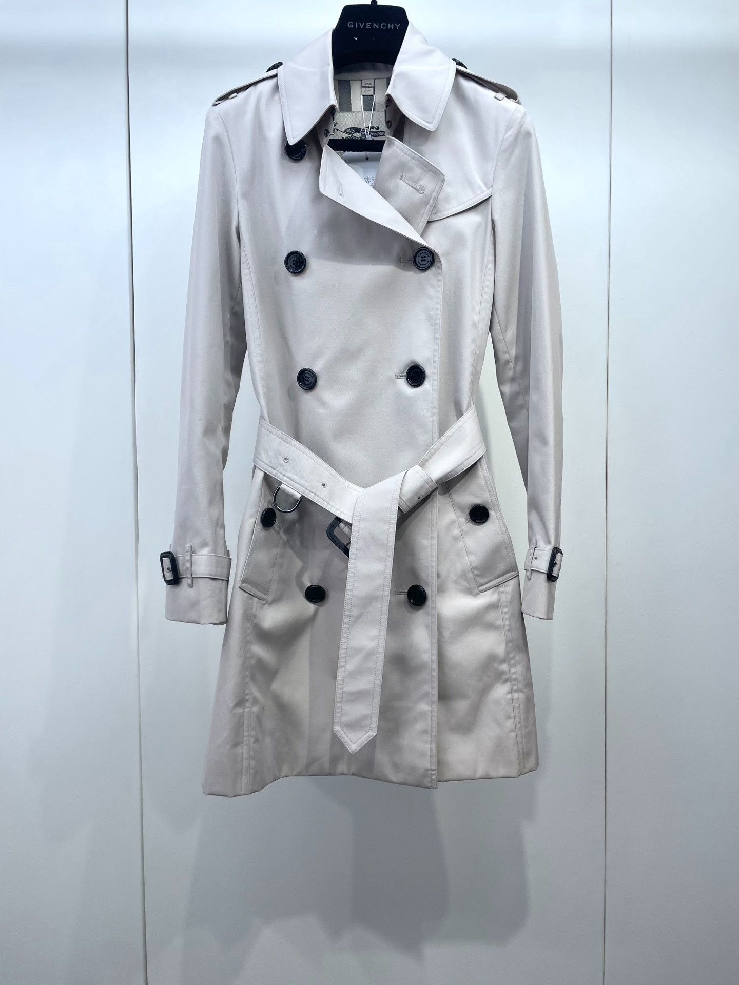 Burberry Burberry Double-Breasted Trench Coat Size M / US 6-8 / IT 42-44 - 1 Thumbnail