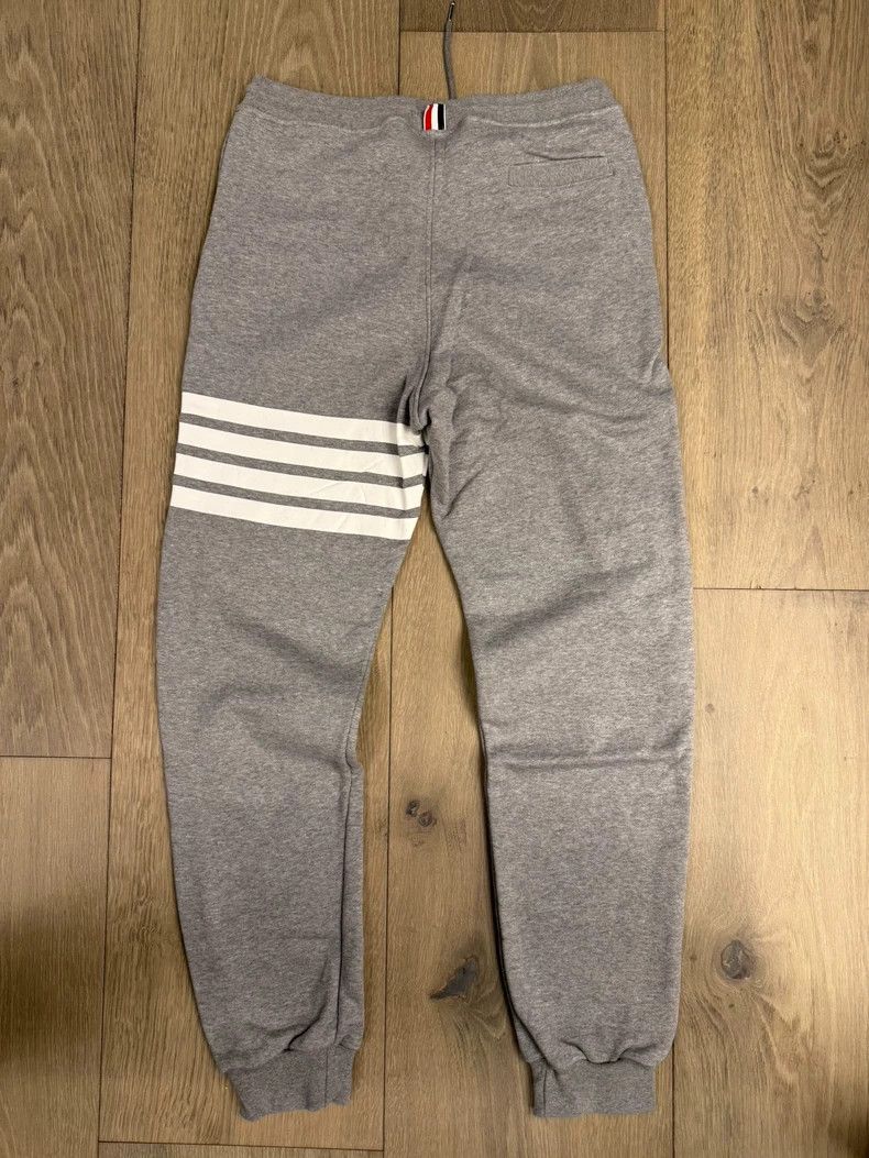 Thom Browne Thom browne Size 5 Classic four-striped loose knitted spor Size US 34 / EU 50 - 2 Thumbnail