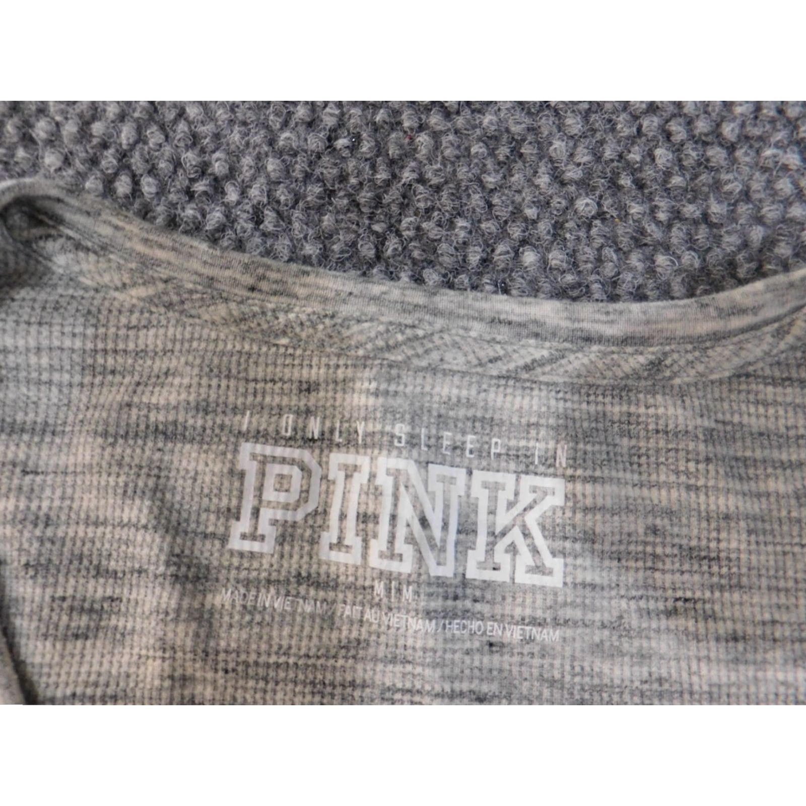 Victoria's Secret Victoria's Secret Pink Shirt Women M Gray Dogs Stretch Cotton Thermal Knit V-Neck Pullover Casual Blouse Basic Regular Active Dogs Theme Mens? (Stop) Size M / US 6-8 / IT 42-44 - 4 Thumbnail