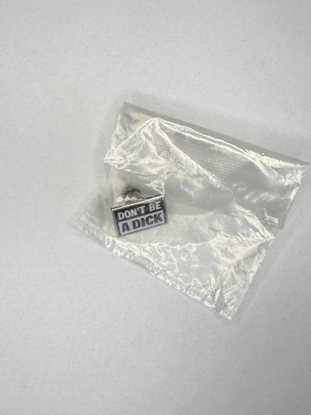 Supreme Supreme Don't Be A Dick Pin SS17 New Size ONE SIZE - 2 Thumbnail