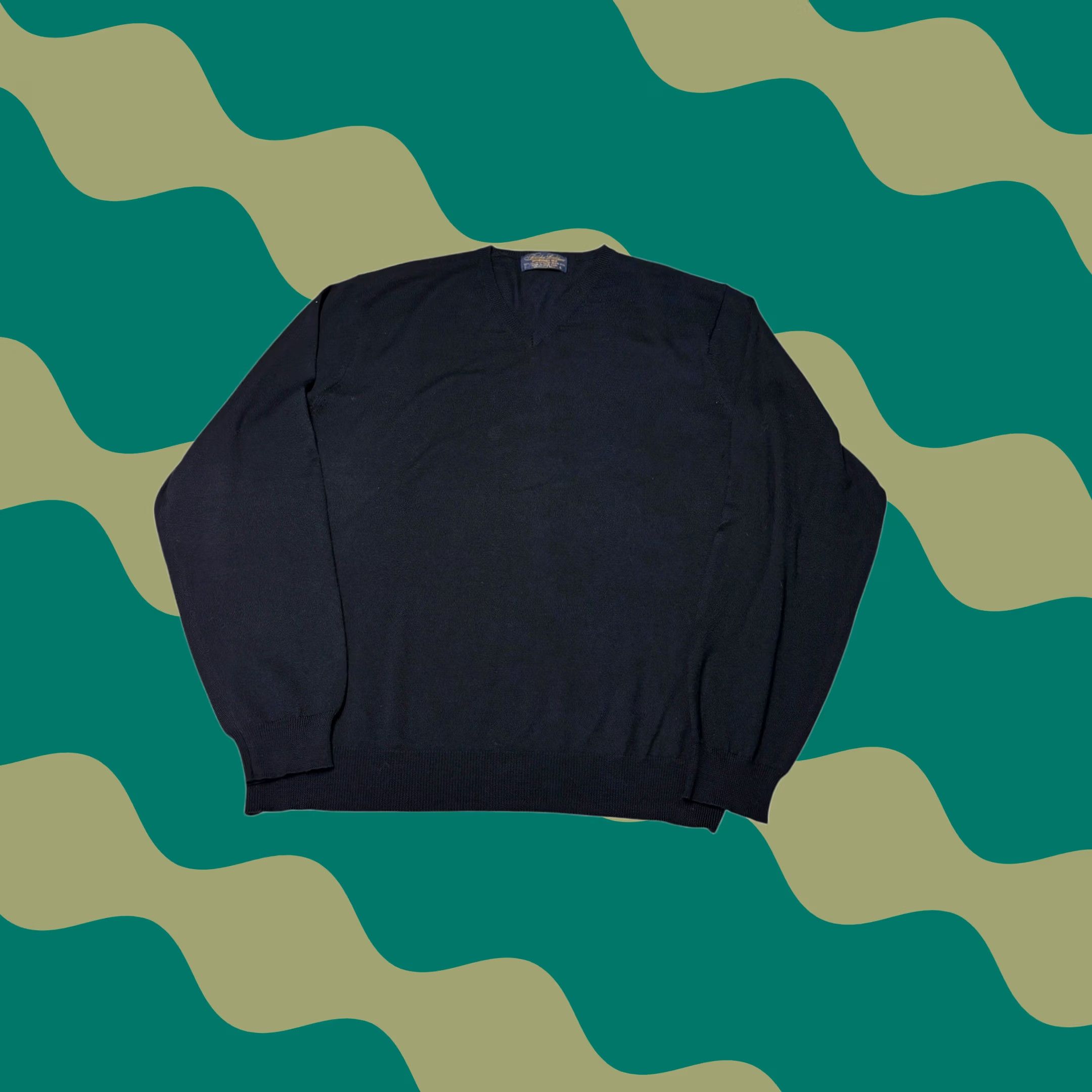 Brooks Brothers VINTAGE Brooks Brothers Mens Navy Blue 100% Italian Merino Wool V-Neck Sweater L Size US L / EU 52-54 / 3 - 1 Thumbnail