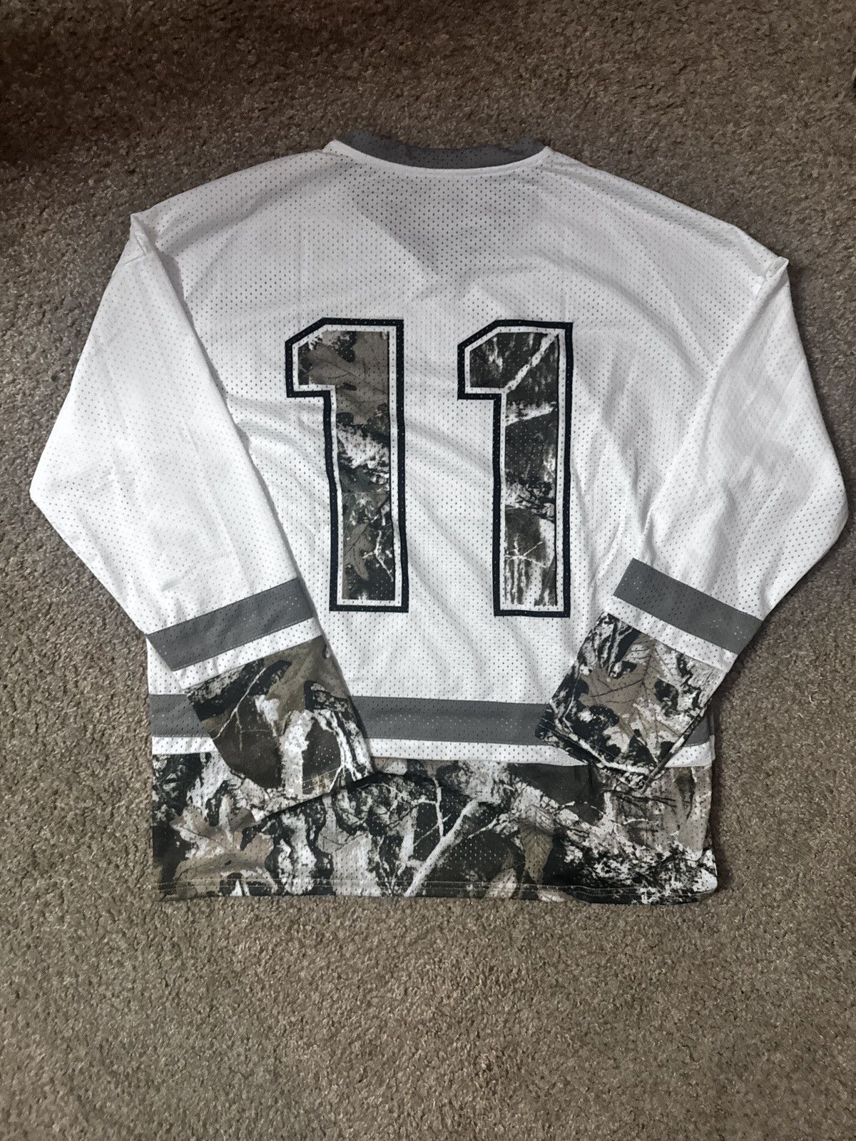 Broken Threads *MEDIUM* Broken Threads #11 Jersey Knit Camo Long-Sleeve Size US M / EU 48-50 / 2 - 4 Thumbnail
