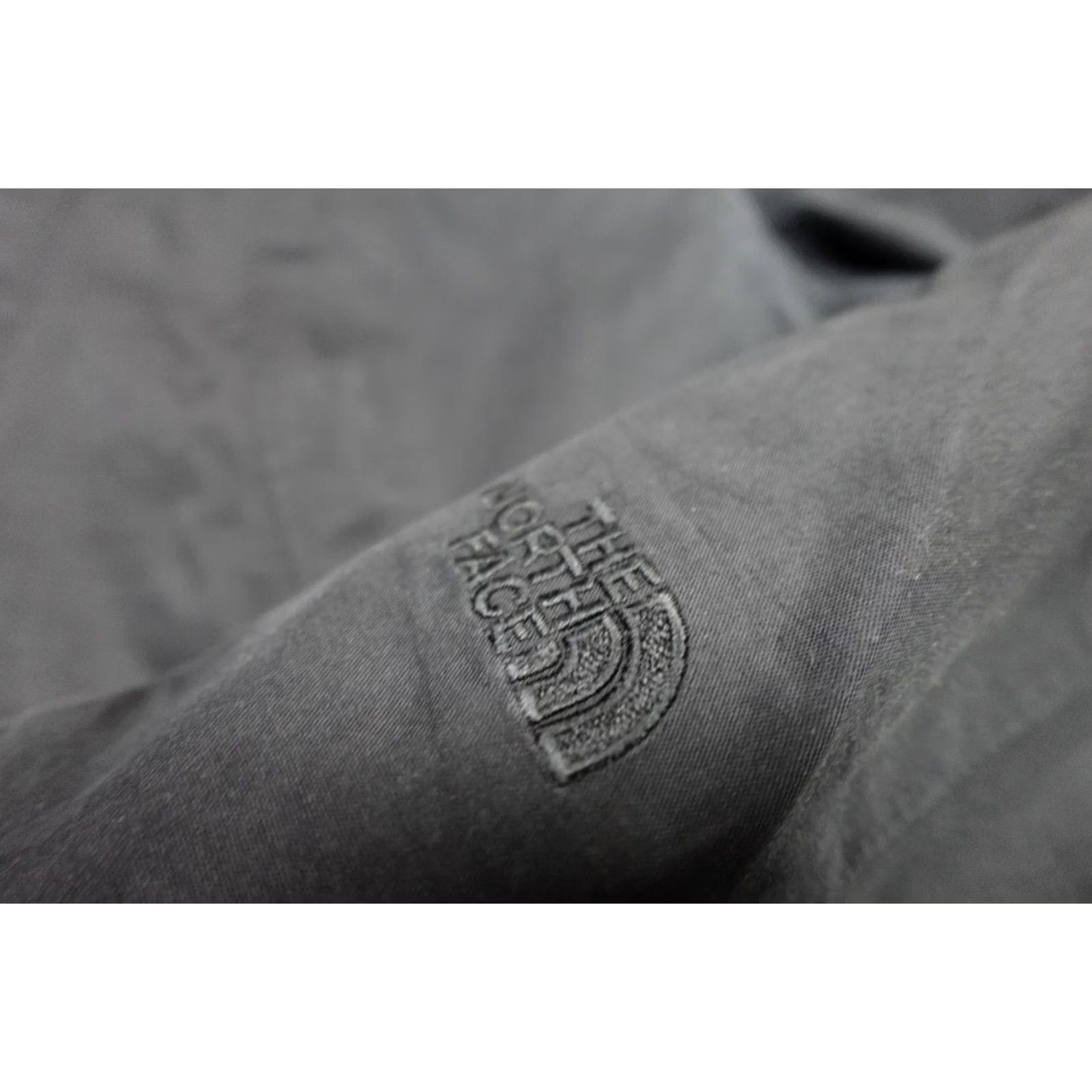The North Face The North Face Windbreaker Jacket Womens Small Black Parka Coat Outdoors Size S / US 4 / IT 40 - 2 Thumbnail