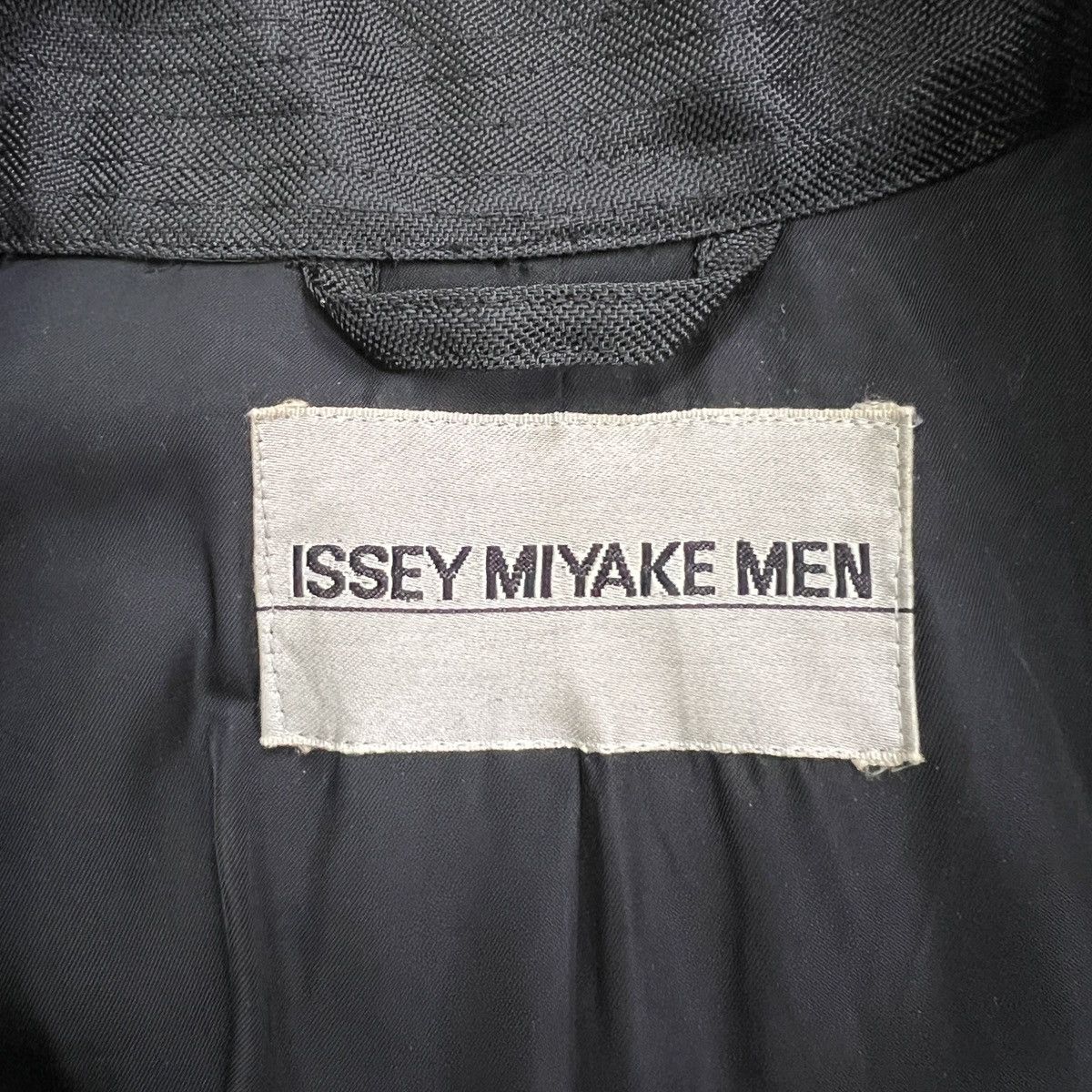 🔥 1997 ISSEY MIYAKE MEN DOUBLE BREASTED COAT MADE IN JAPAN