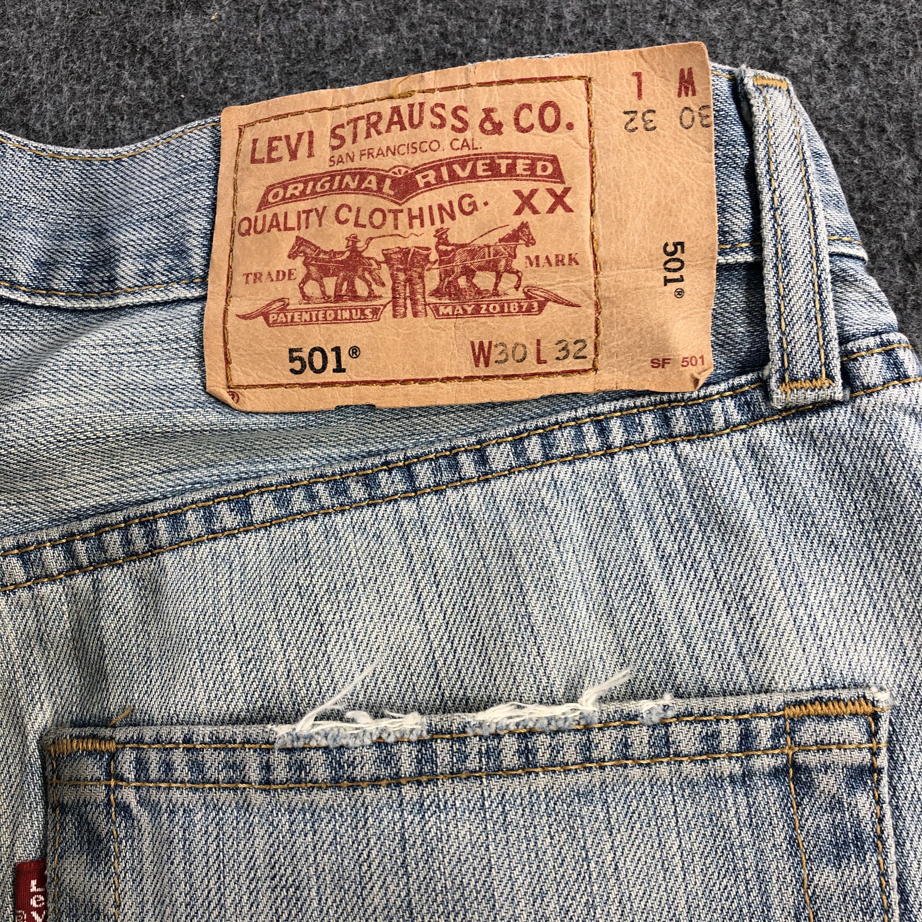 Levi's Vintage 90s Light Wash Levis 501 Jeans-J1908 Size US 31 - 5 Thumbnail