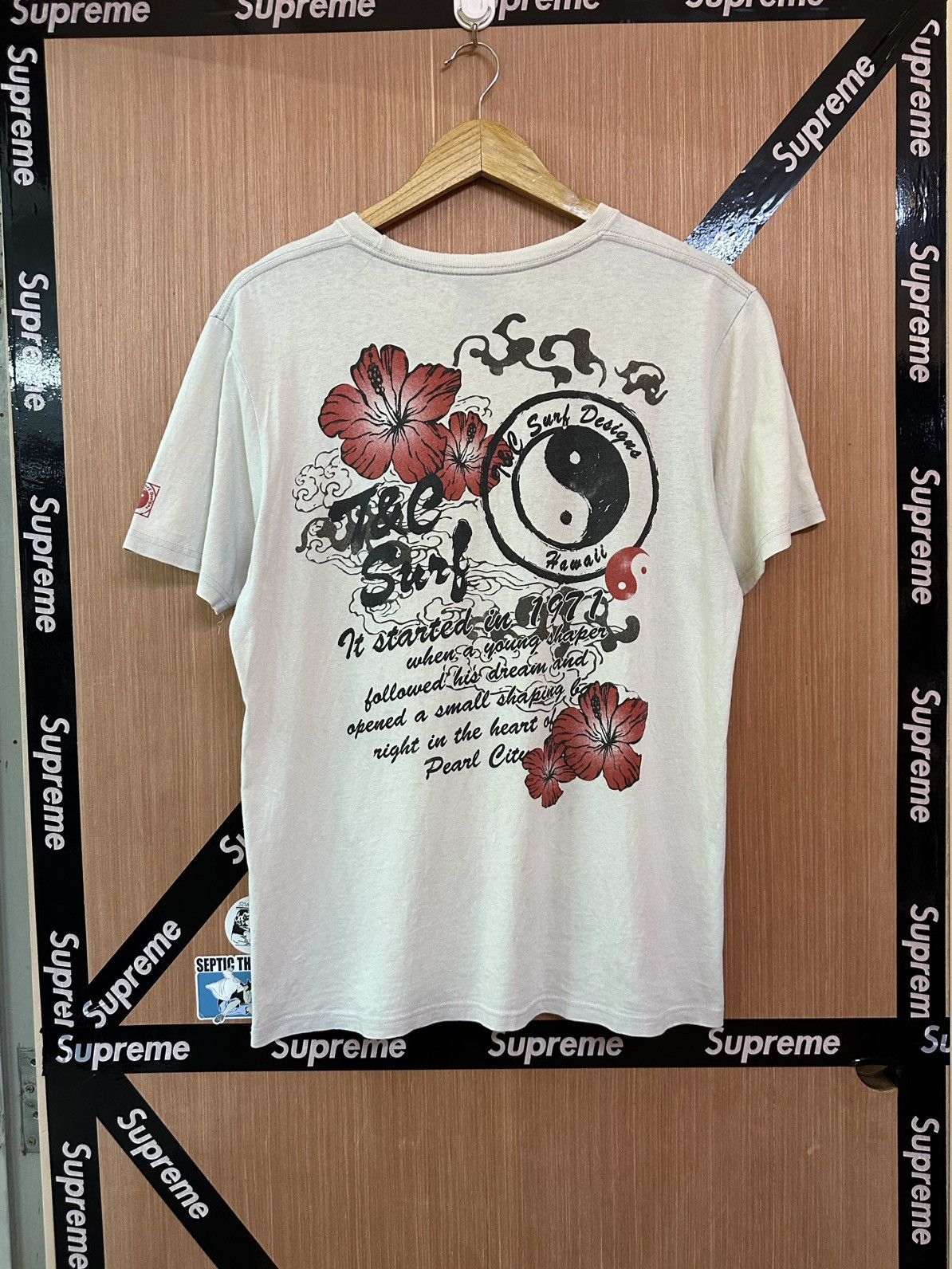 Vintage 2000's T&C surf Ying/Yang Motif Tees