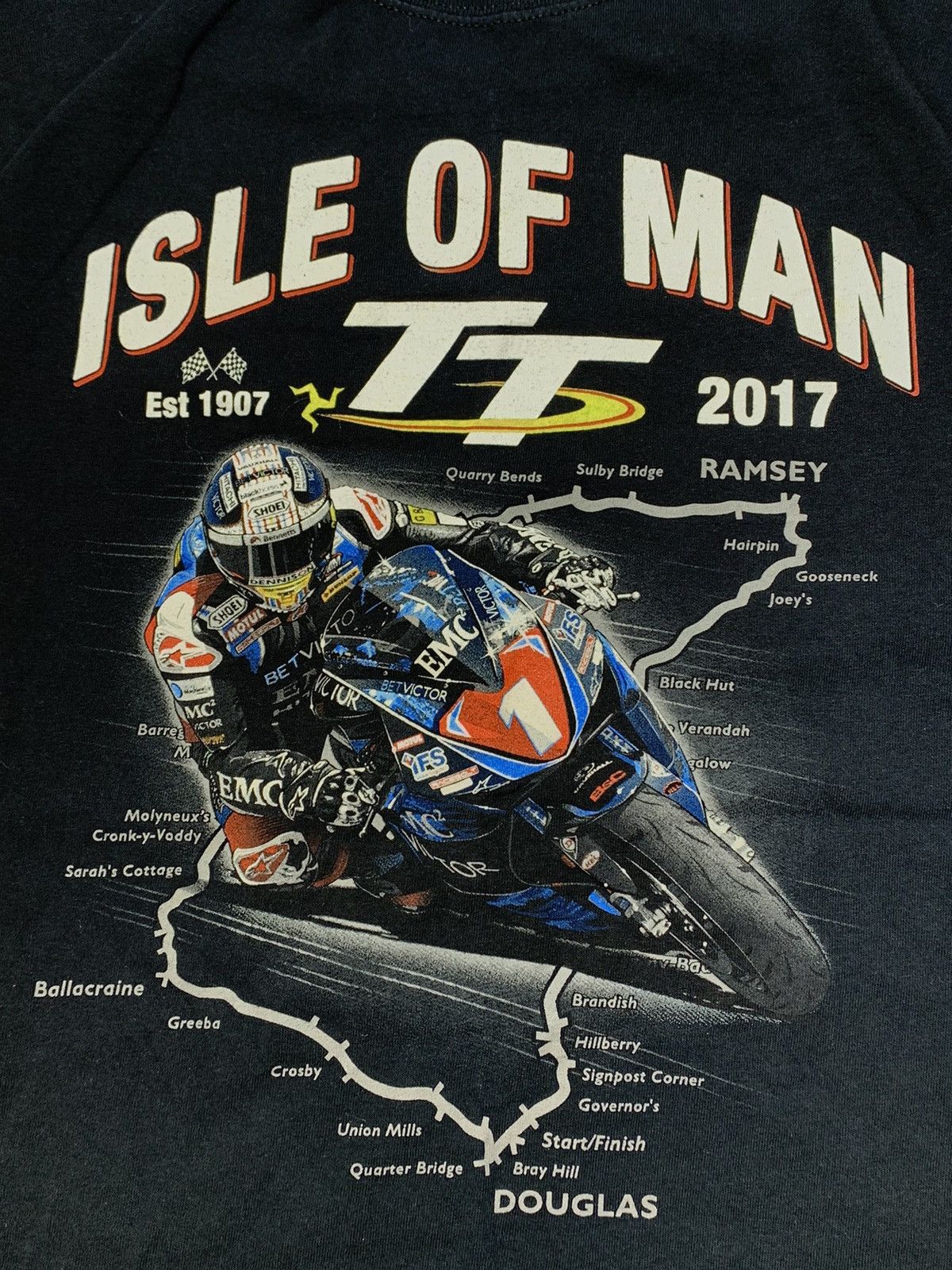 Vintage Vintage TT Isle Of Man tee big logo streetwear sizeXL Size US XL / EU 56 / 4 - 4 Thumbnail