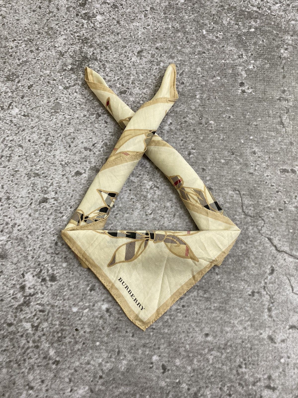 Burberry Burberry Handkerchief / Bandana / Neckerchief Size ONE SIZE - 1 Thumbnail
