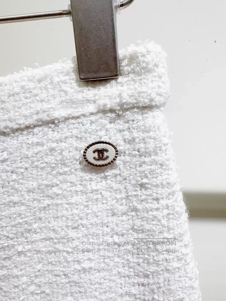 Chanel Chanel 20C Station Series White Skirt Size 24" / US 00 / IT 34 - 2 Thumbnail