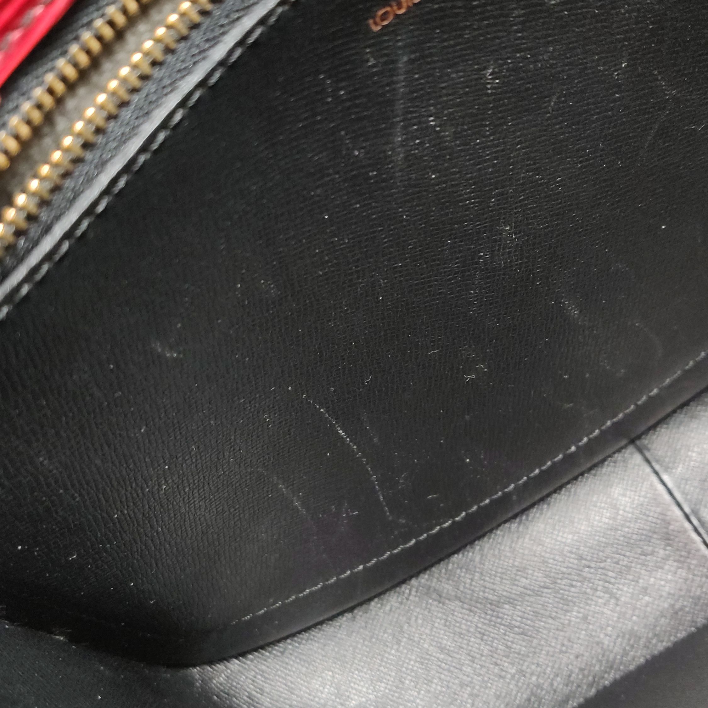 Louis Vuitton Louis Vuitton (LV) Saint Cloud large cowhide ripple shield Size ONE SIZE - 2 Thumbnail