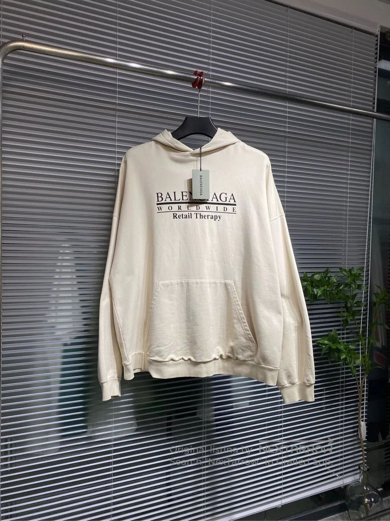 Balenciaga Balenciaga Underline Logo Beige Hoodie. Size US XS / EU 42 / 0 - 1 Thumbnail