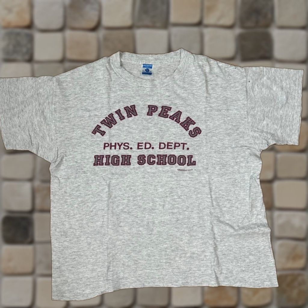 Vintage VINTAGE Twin Peaks College Logo T-Shirt Made in USA Used XL Gray Mens Size US XL / EU 56 / 4 - 1 Thumbnail