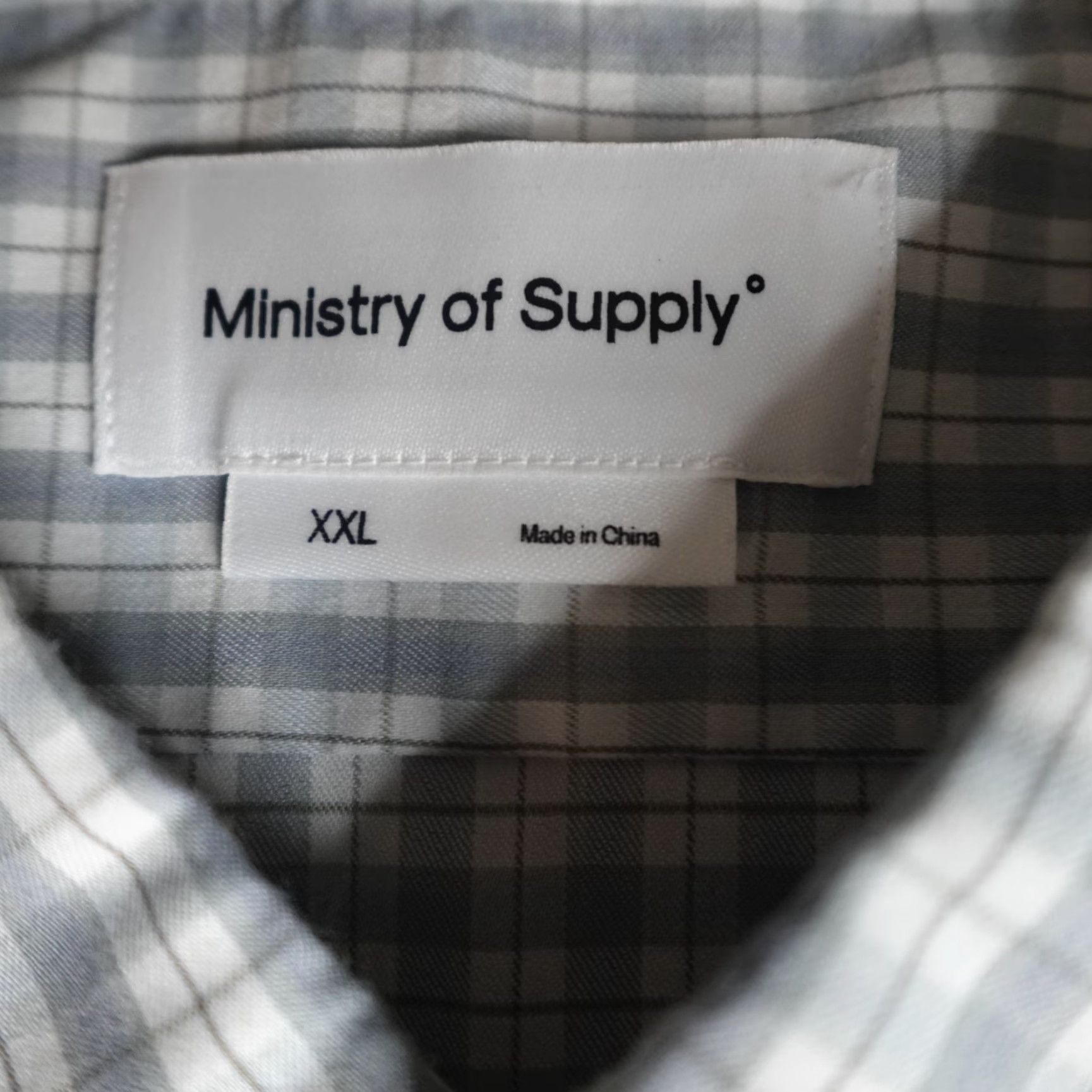 Vintage Ministry of Supply Shirt 2XL Gray White Plaid Performance Shirt (2XL) Men Casual Button-Up Shirt Men Gray Plaid Pattern Long Sleeve Button-Up Shirt Size US XXL / EU 58 / 5 - 3 Thumbnail
